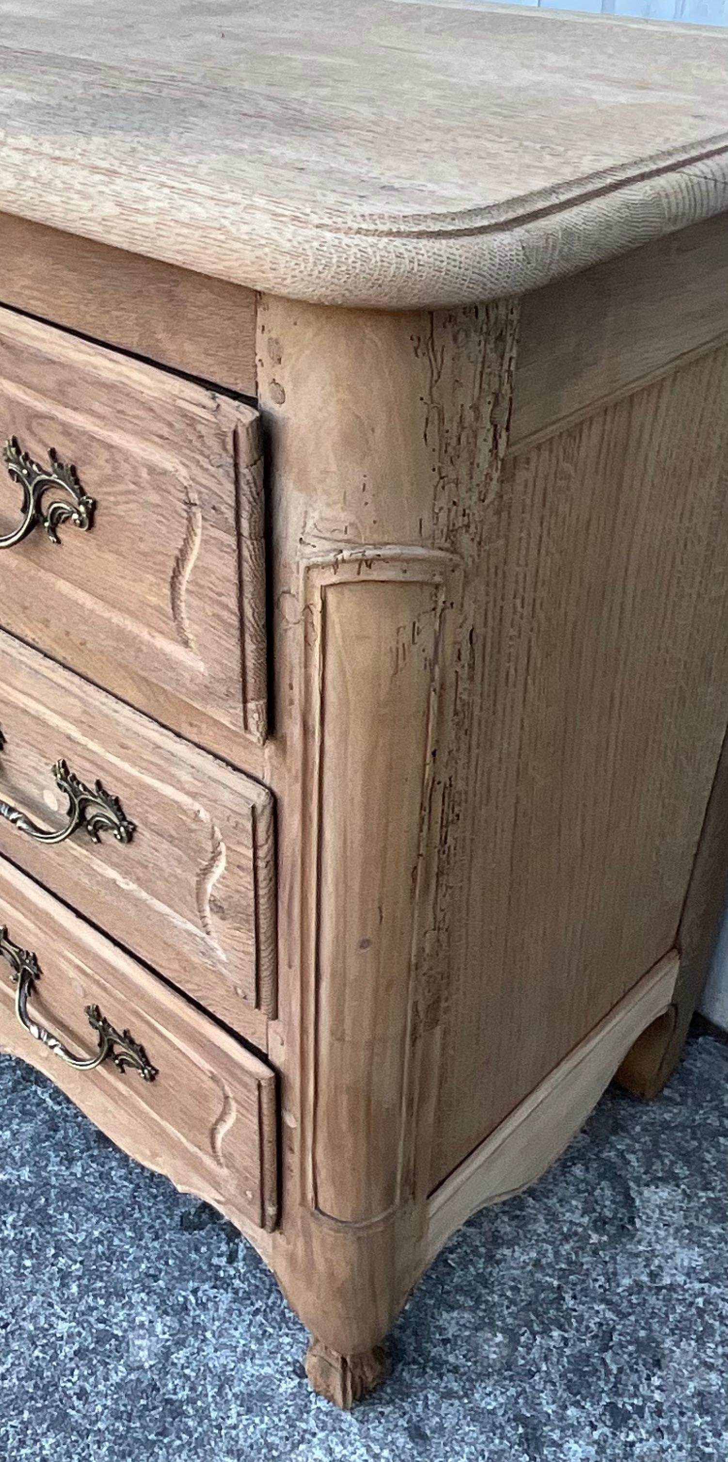 Fin du XVIIIe siècle Commode Louis XV en Oak massif, fin du XVIIIe siècle - Val de Loire en vente