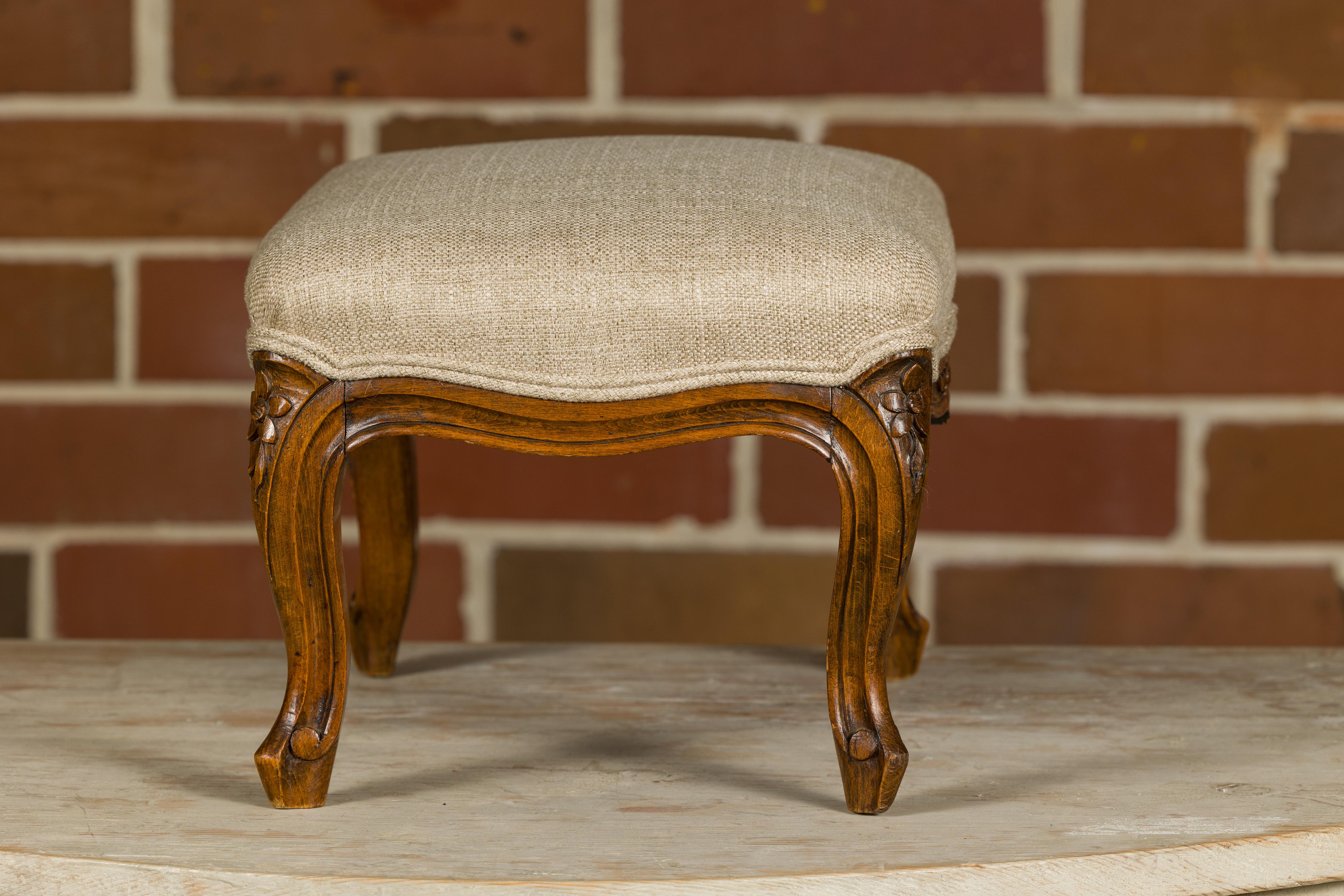 Louis XV Style 19th Century French Footstool with Carved Cabriole Legs For Sale 3