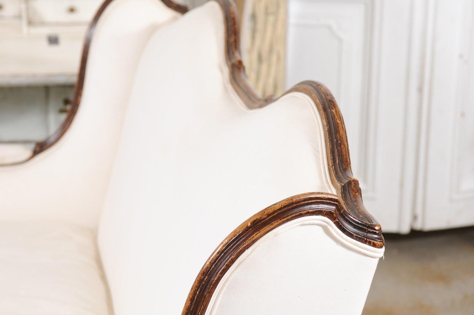Louis XV Style 19th Century French Walnut Wingback Canapé with Cabriole Legs 12