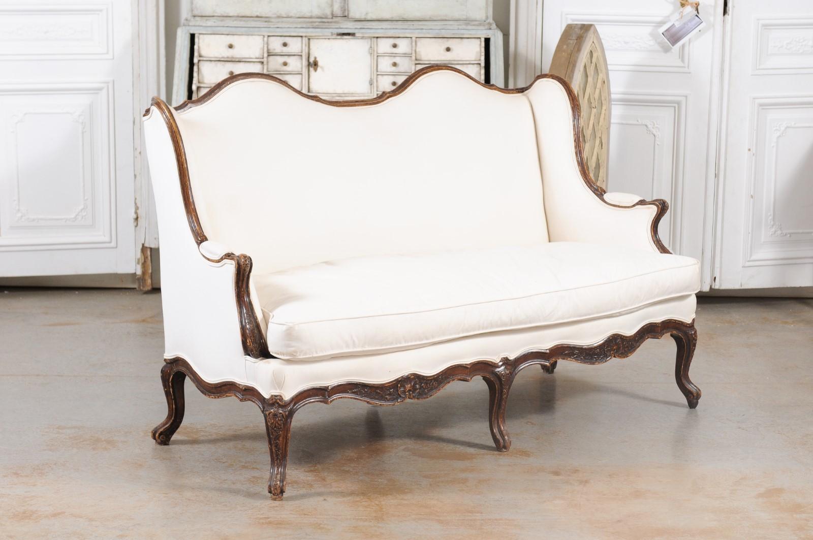 Louis XV Style 19th Century French Walnut Wingback Canapé with Cabriole Legs 3
