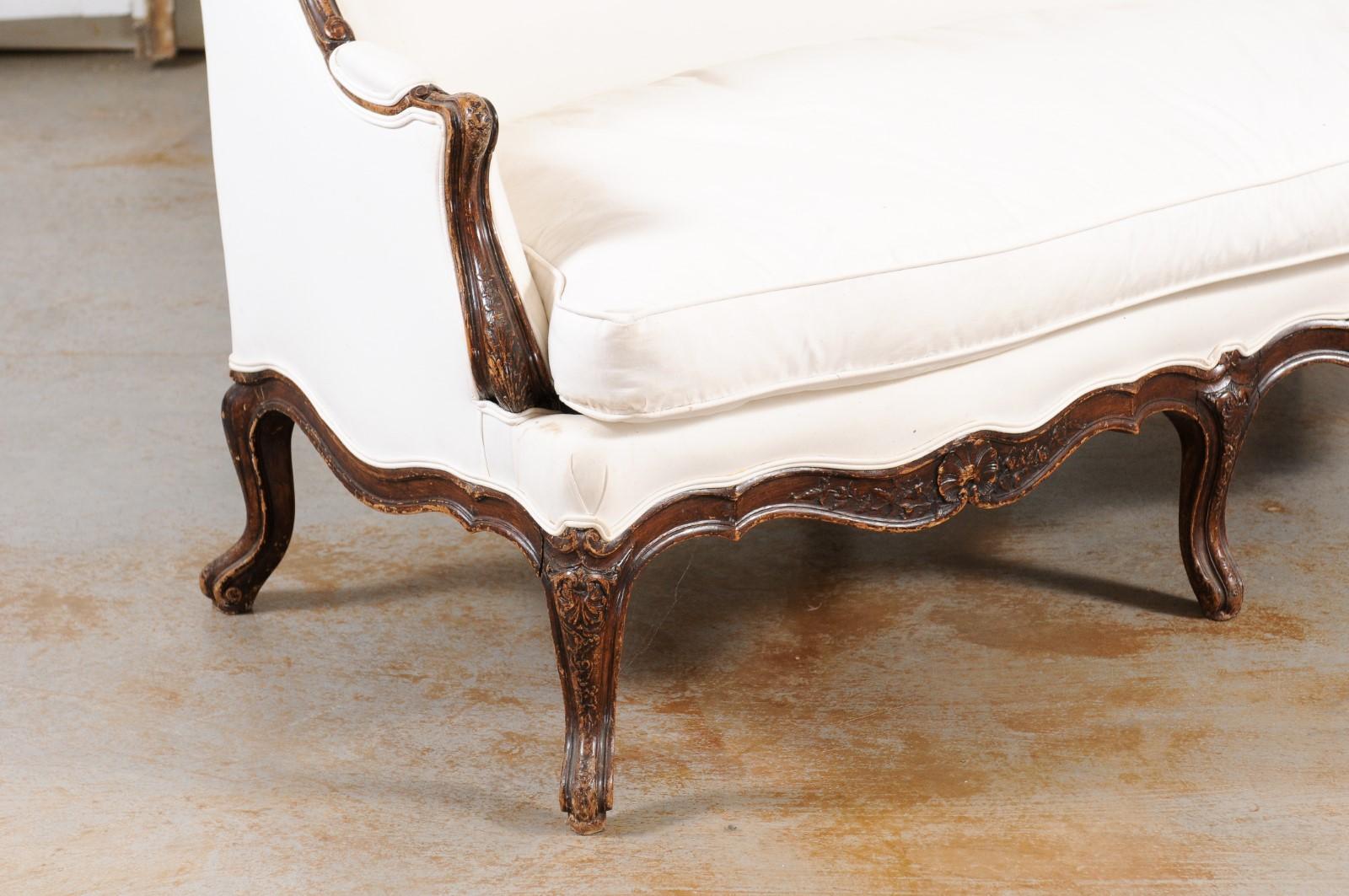 Louis XV Style 19th Century French Walnut Wingback Canapé with Cabriole Legs 4