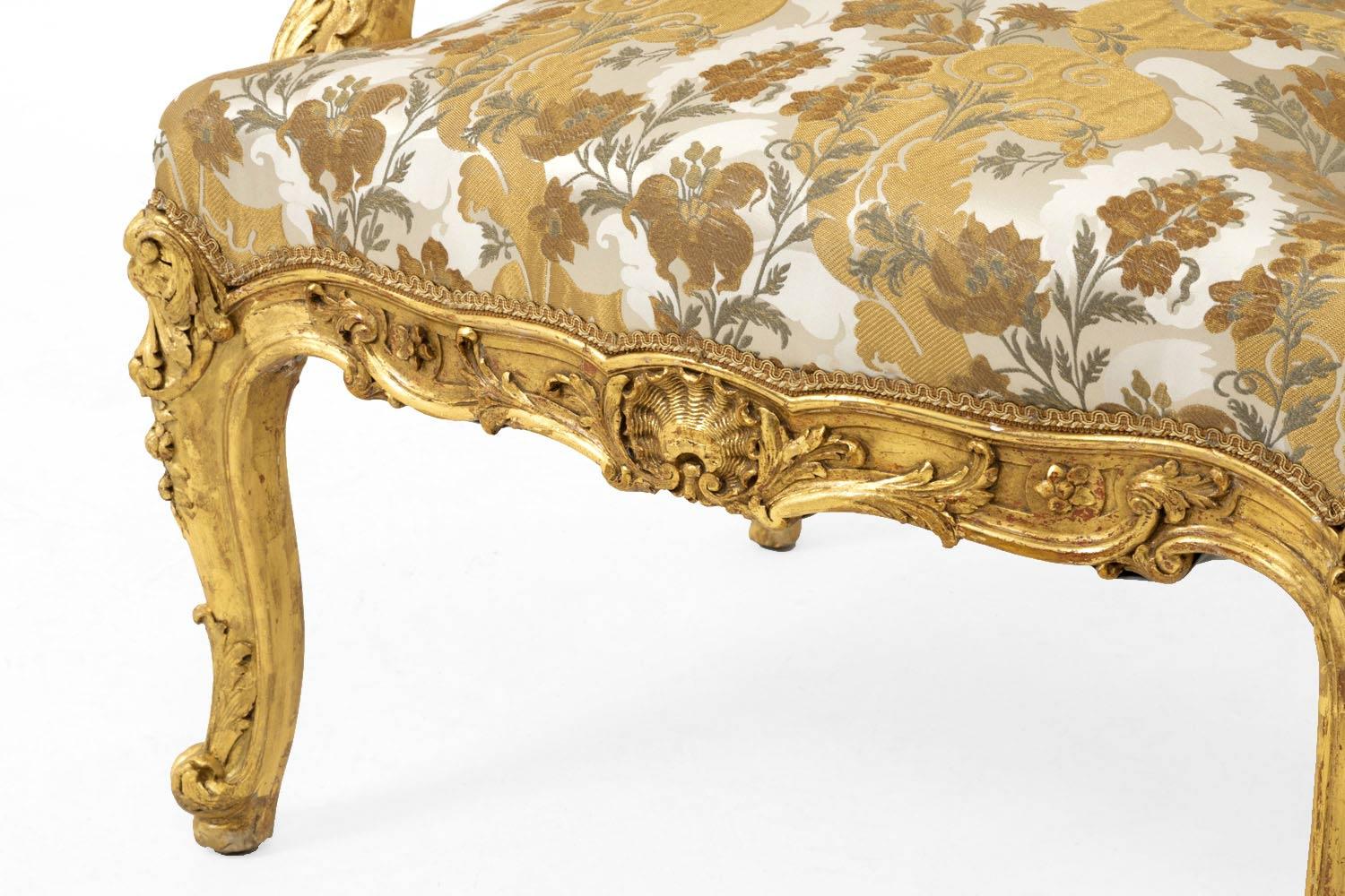 Louis XV Style à la Reine Armchair in Giltwood, End of the 19th Century 3