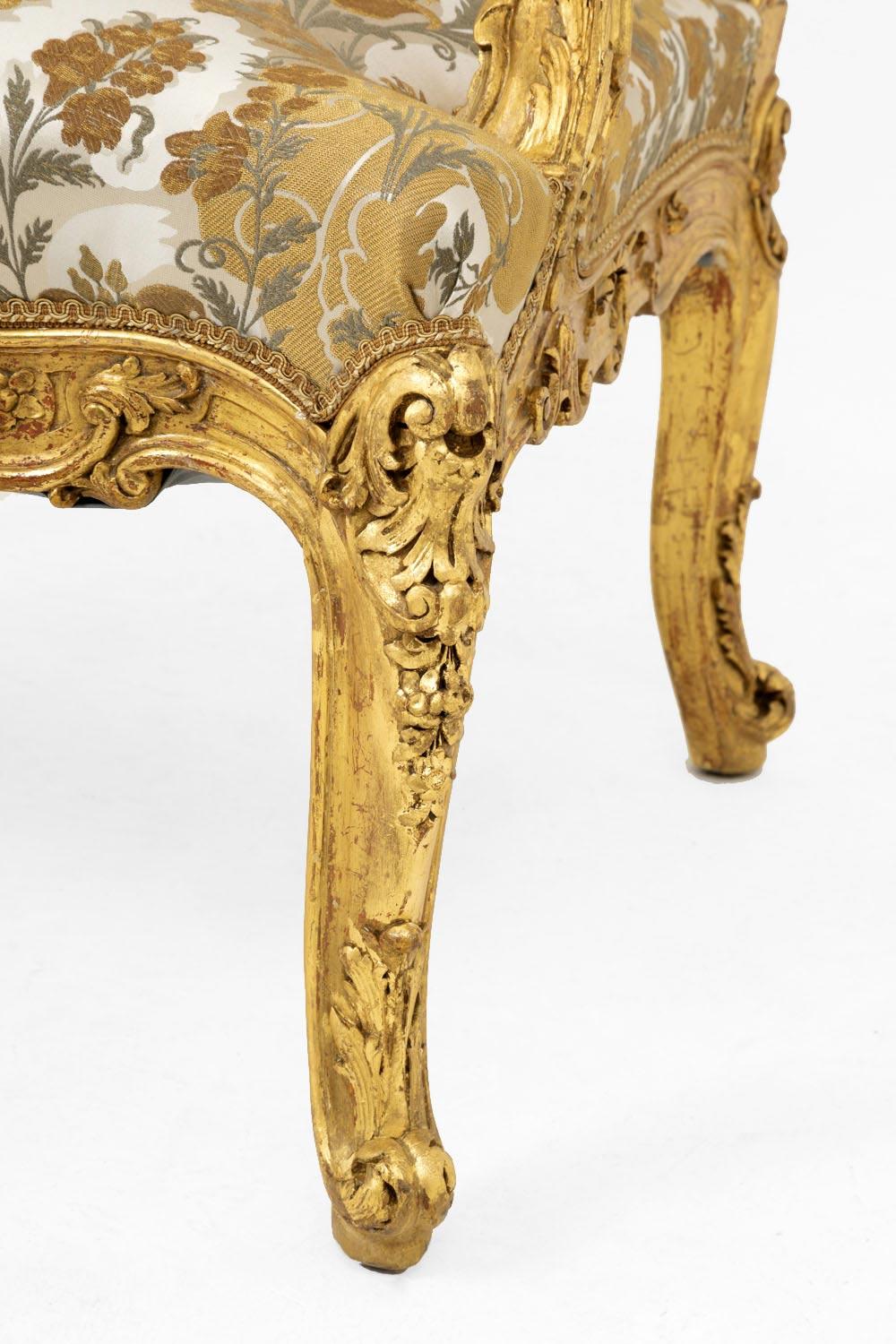 Louis XV Style à la Reine Armchair in Giltwood, End of the 19th Century 4