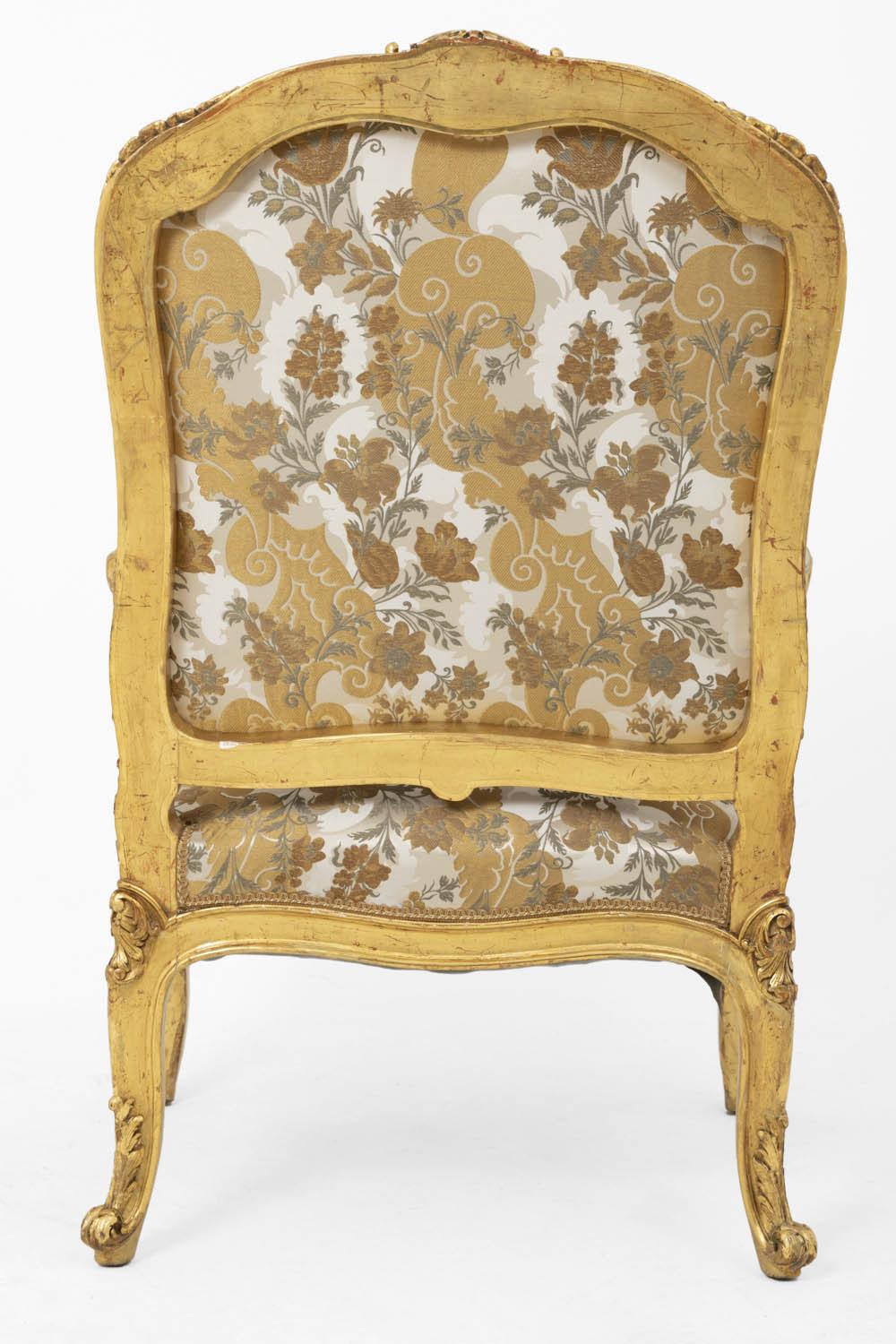 French Louis XV Style à la Reine Armchair in Giltwood, End of the 19th Century