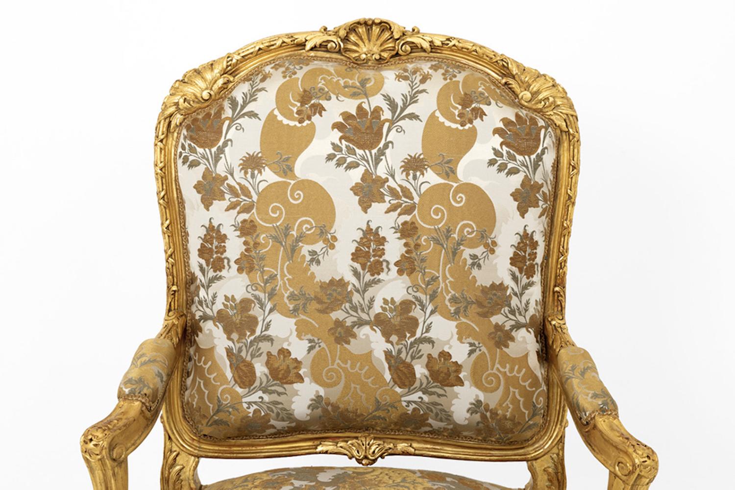 Louis XV Style à la Reine Armchair in Giltwood, End of the 19th Century In Good Condition In Saint-Ouen, FR