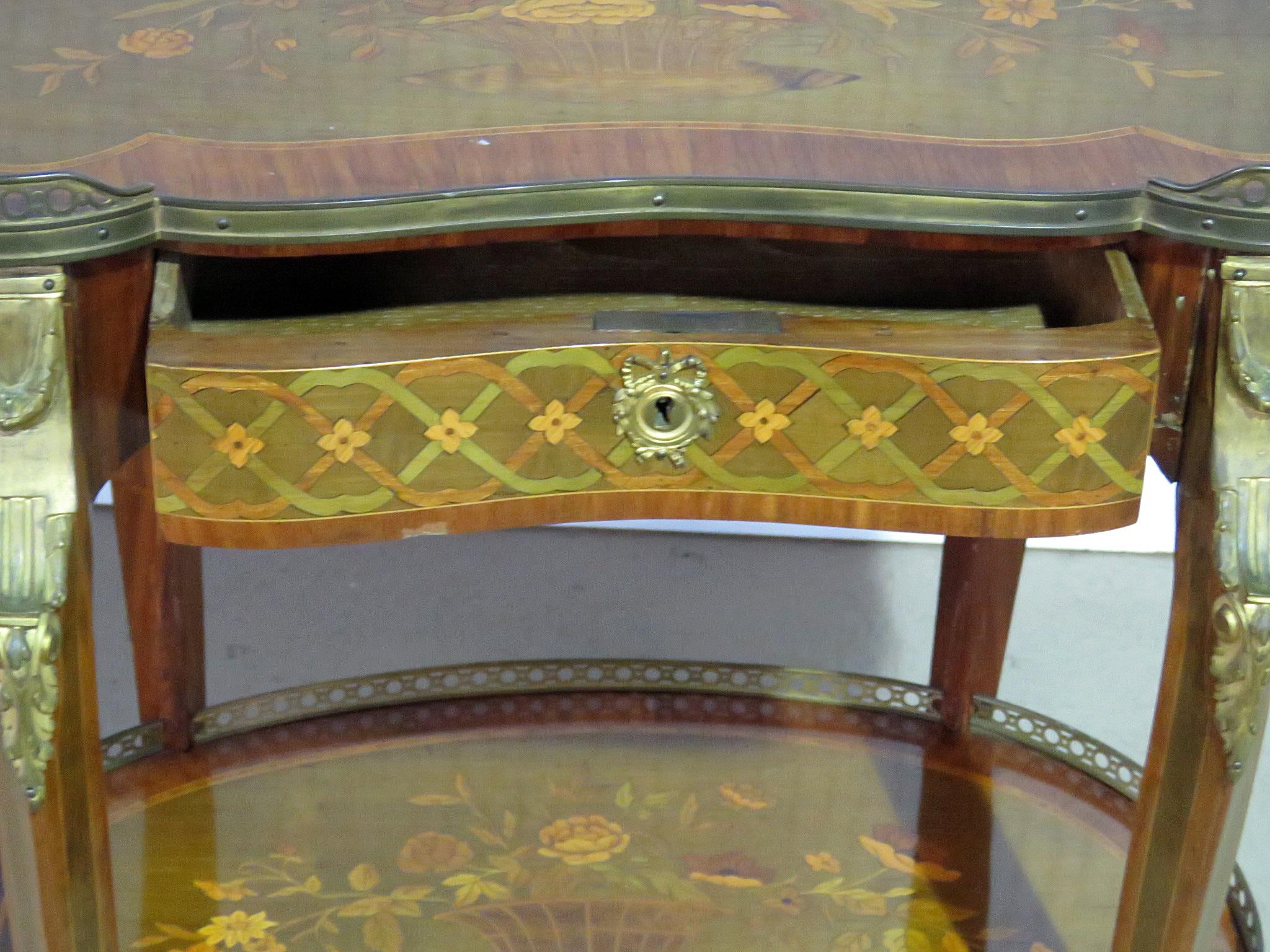 Louis XV Style Bronze Mounted End Table Manner of Maison Forest of Paris In Good Condition In Swedesboro, NJ