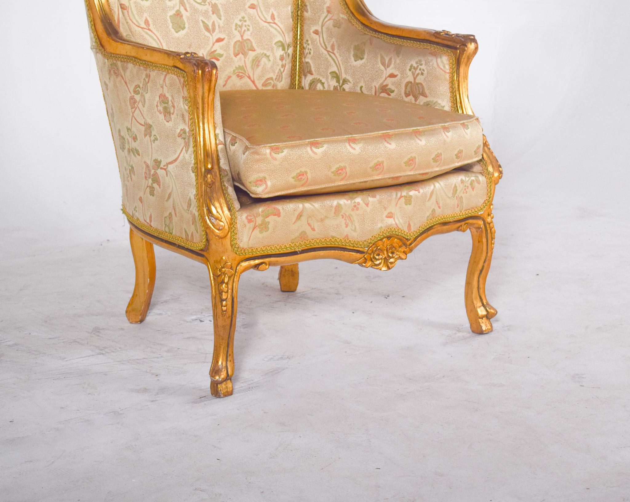 Louis XV Stil Sessel in Gold lackiert (Louis XIV.) im Angebot