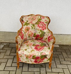 Louis XV style armchair, recently redone fabric good condition