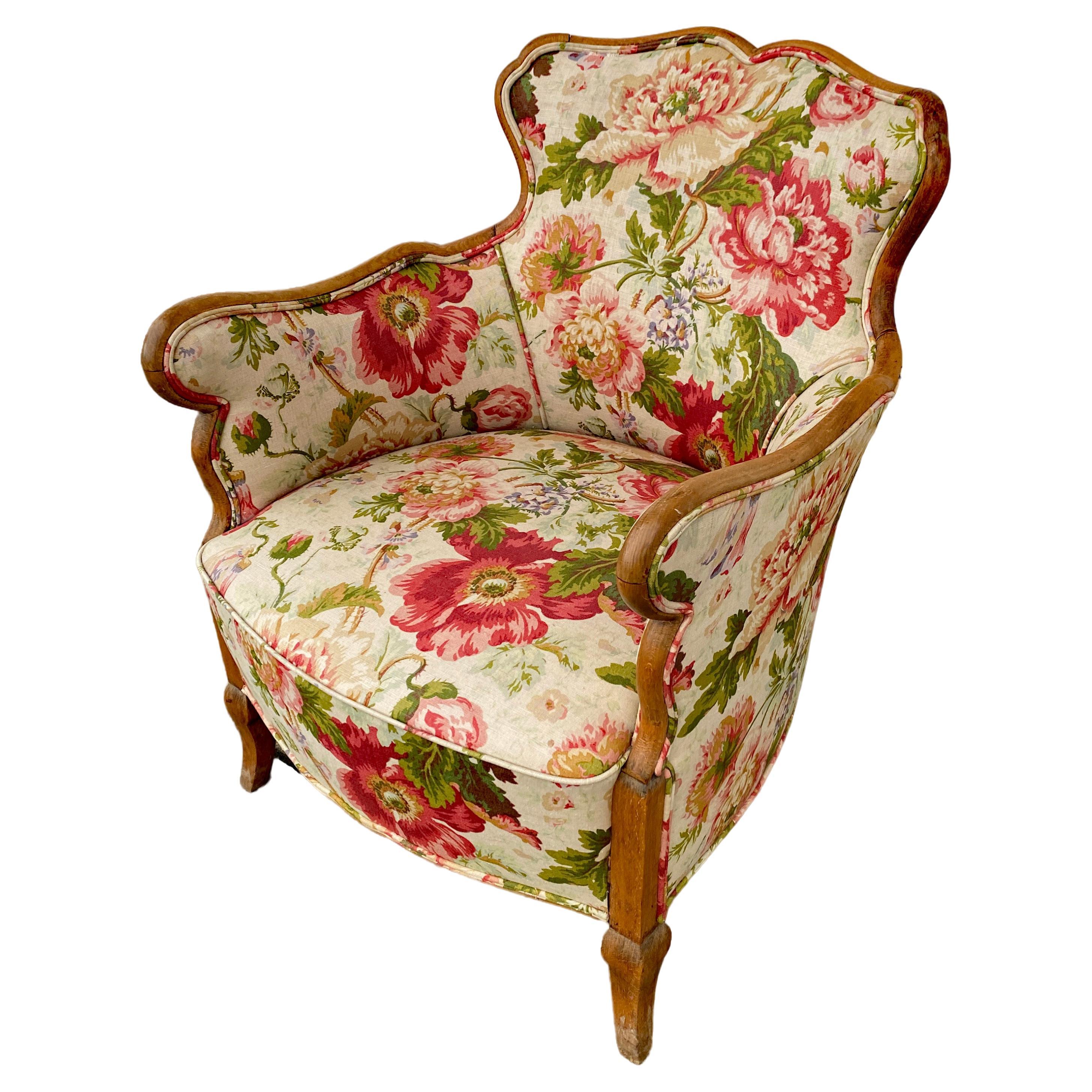 Louis XV style armchair, recently redone fabric good condition For Sale