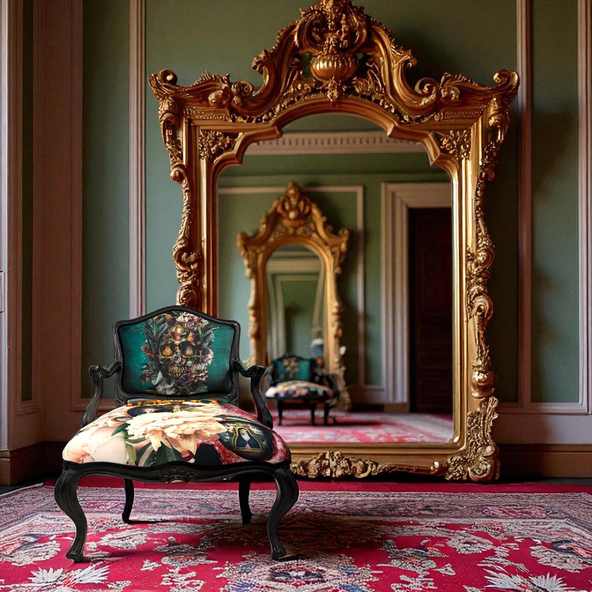 Fauteuil de style Louis XV à motifs religieux et floraux Artistics en vente 2