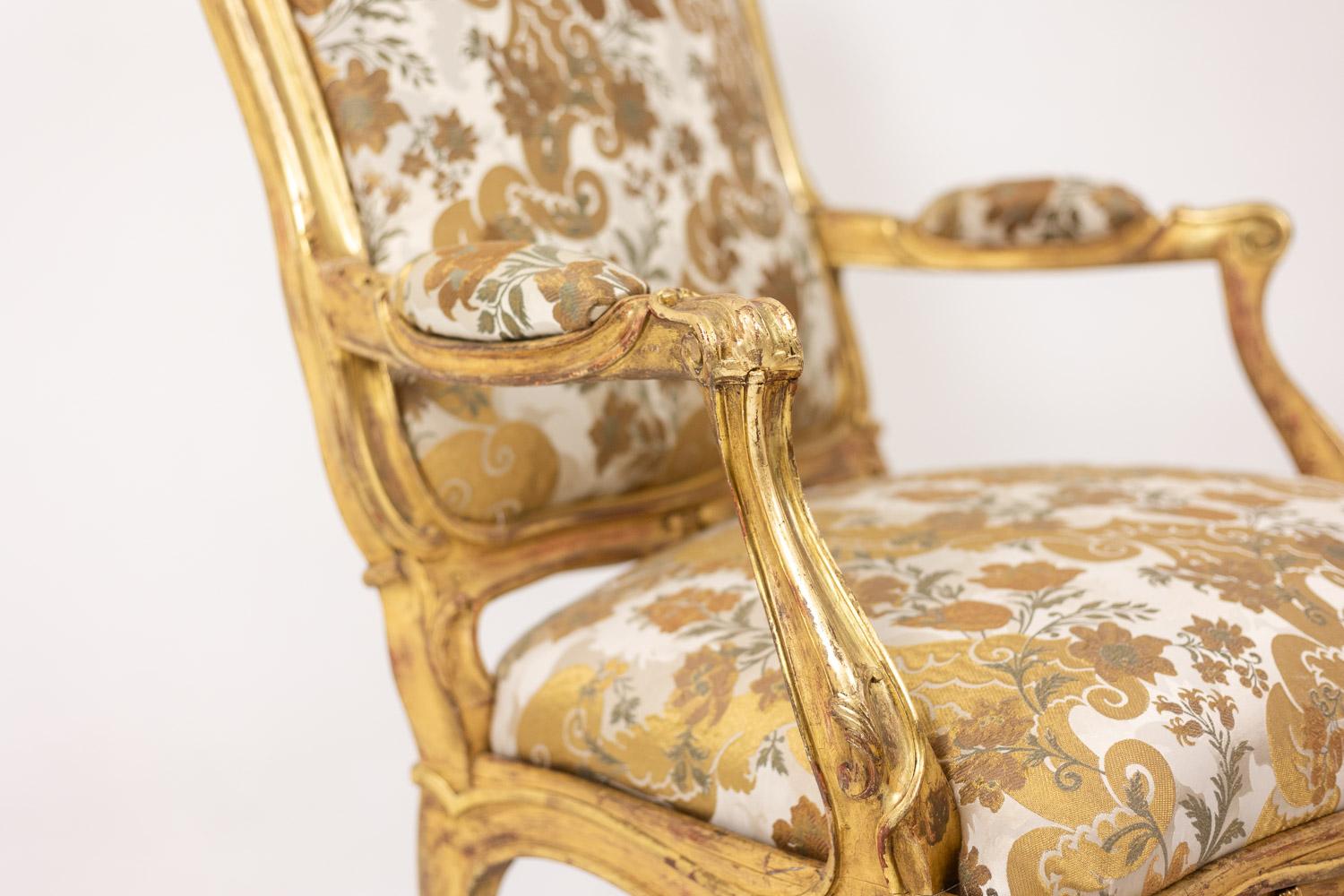 Fauteuil de style Louis XV, avec son dossier de style reine. Période 1900-1950. en vente 4
