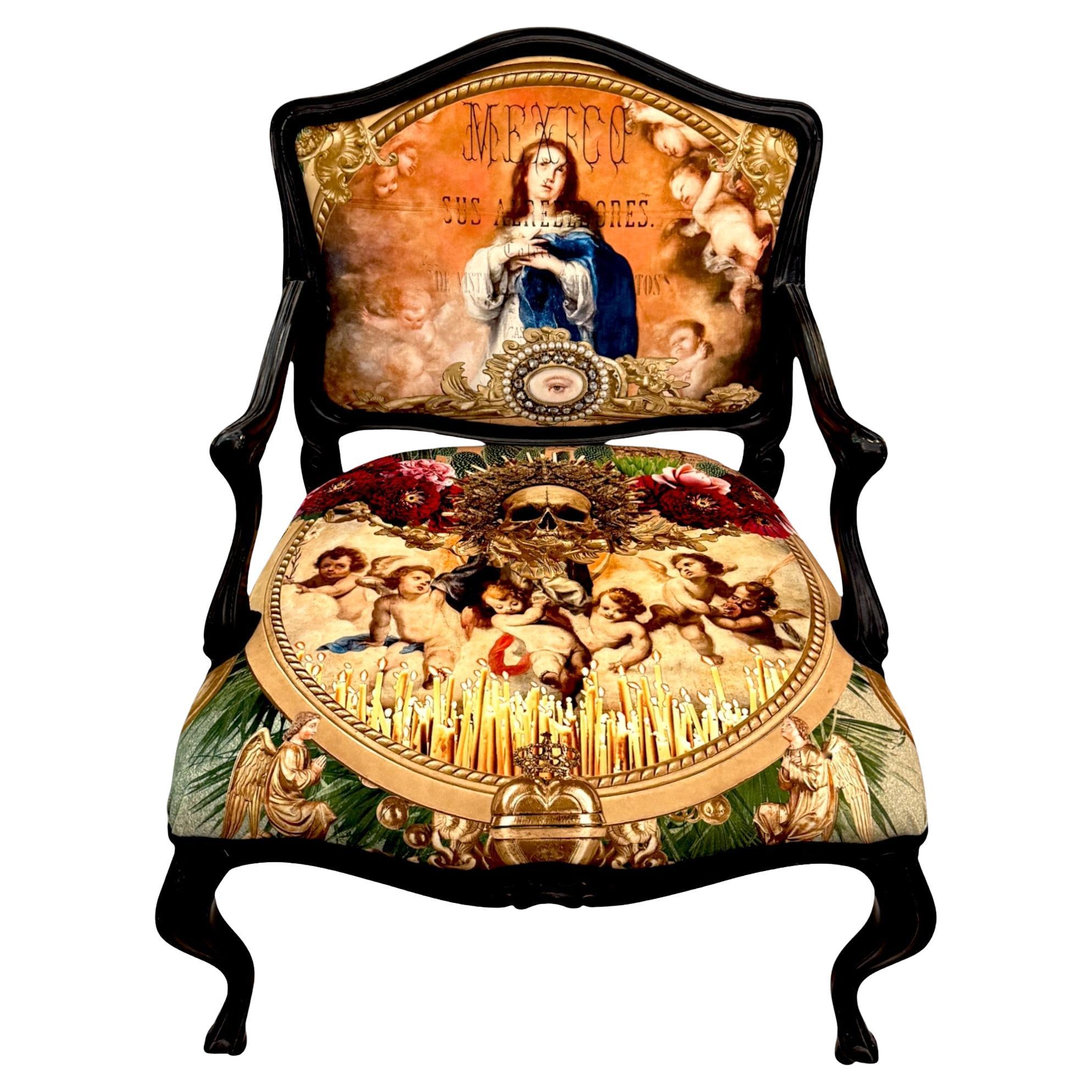 Fauteuil de style Louis XV avec tapisserie à iconographie surréaliste en vente