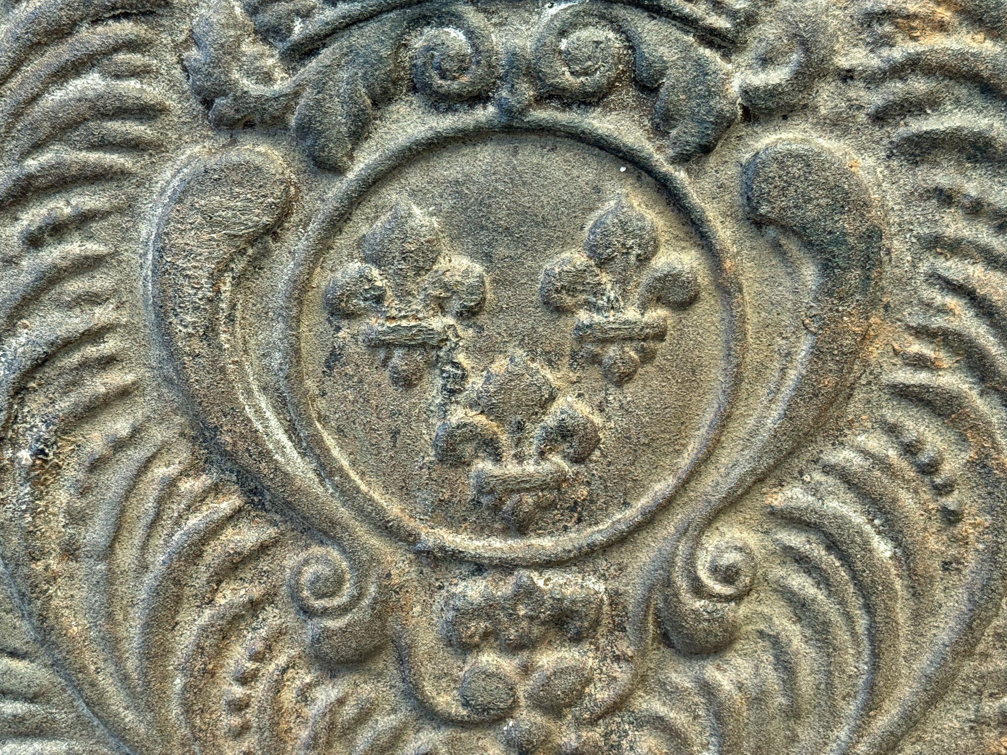 Iron Louis XV Style 'Arms of France' Fireback / Backsplash For Sale