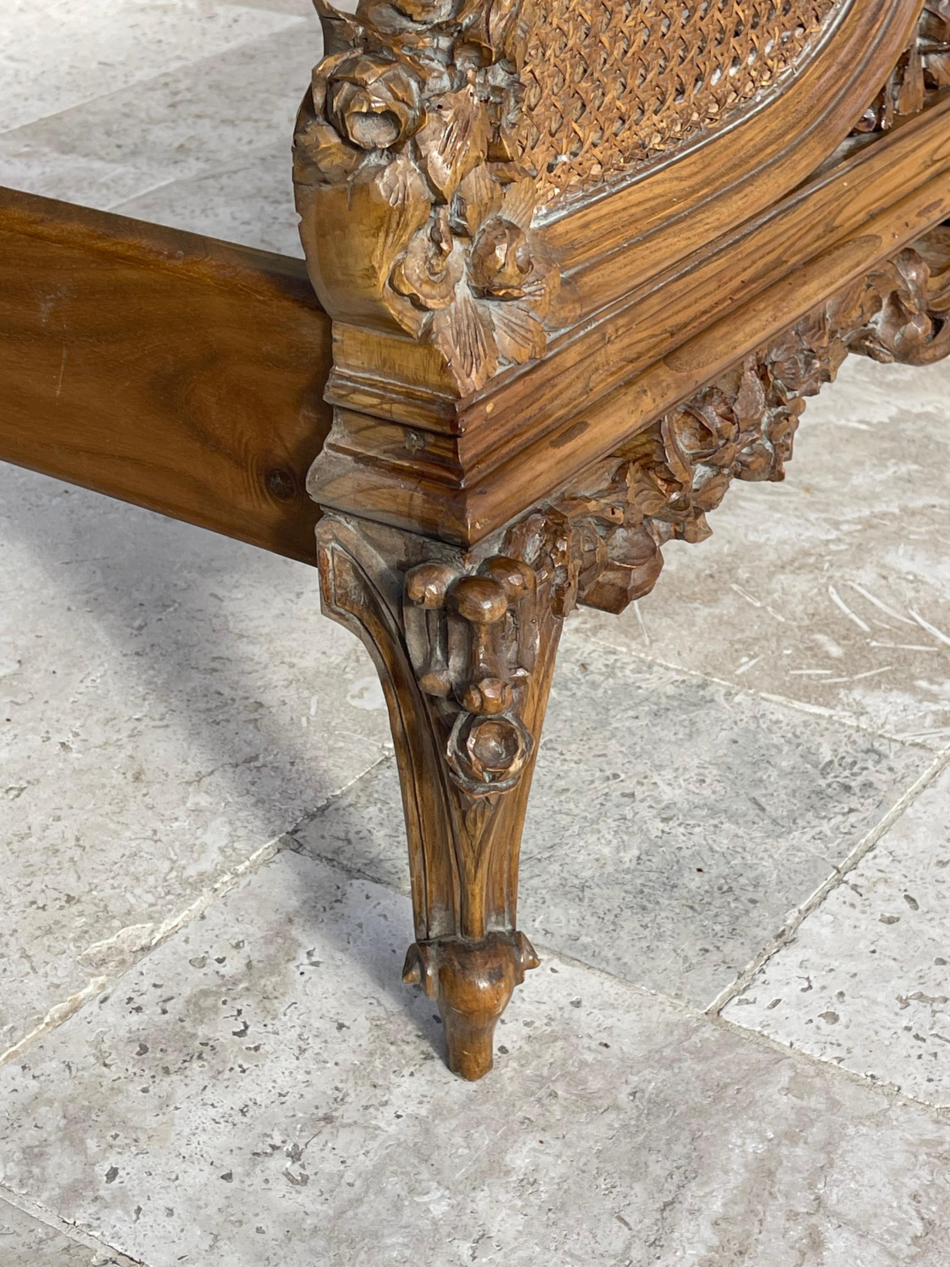 Lit de style Louis XV en vente 12