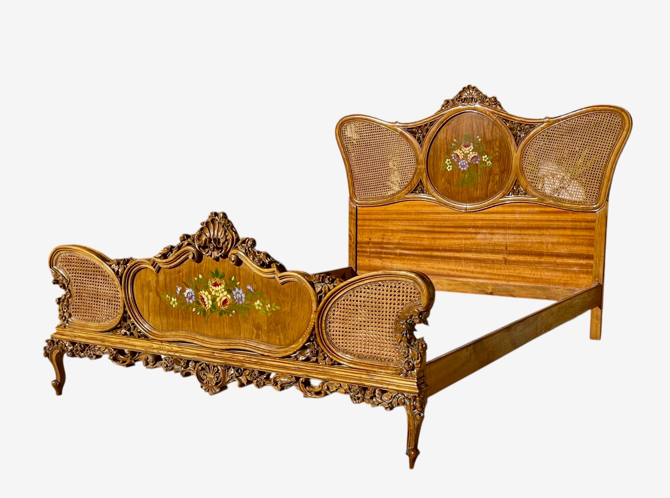 Français Lit de style Louis XV en vente