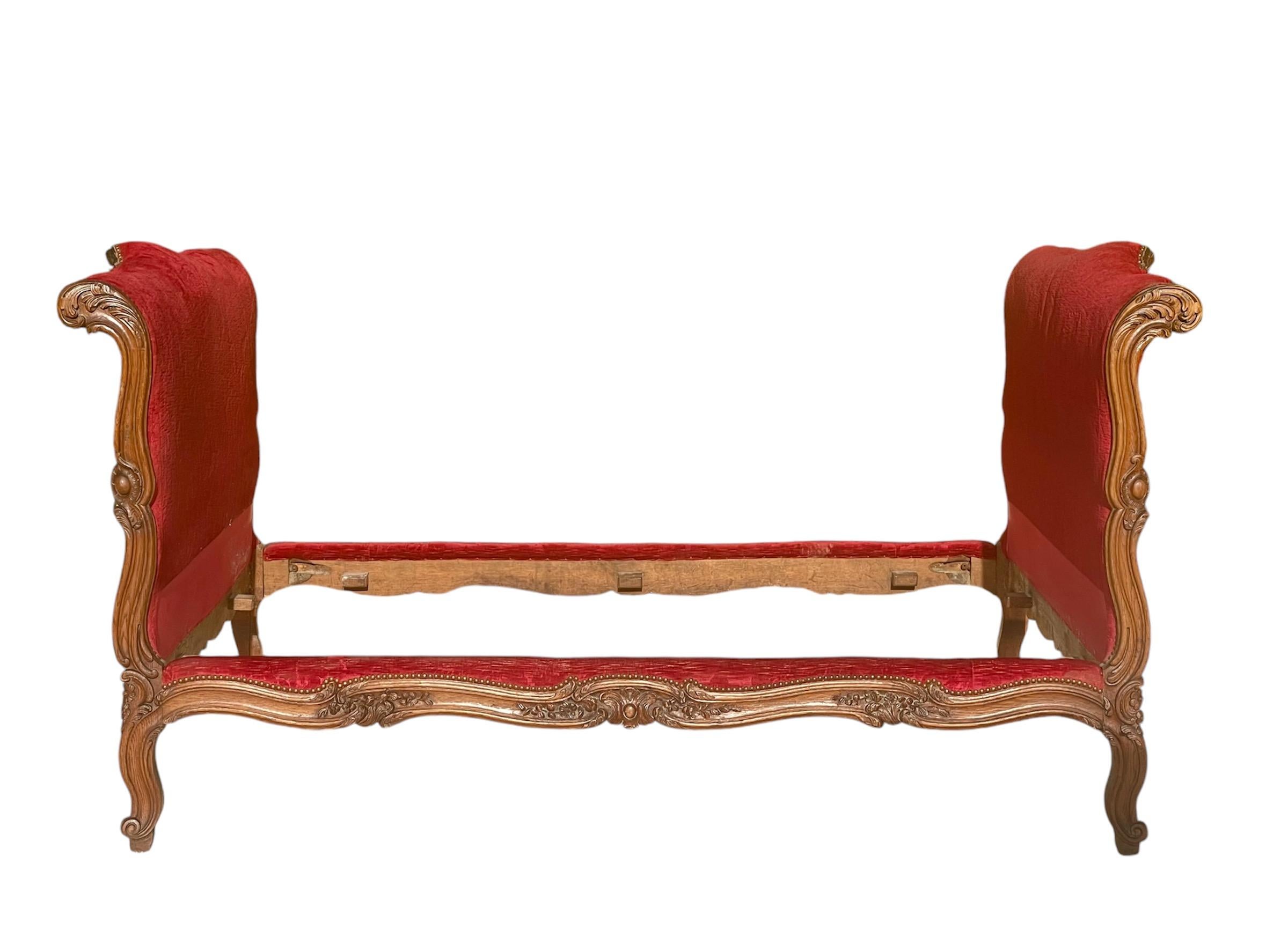 Tissu Lit de style Louis XV en vente