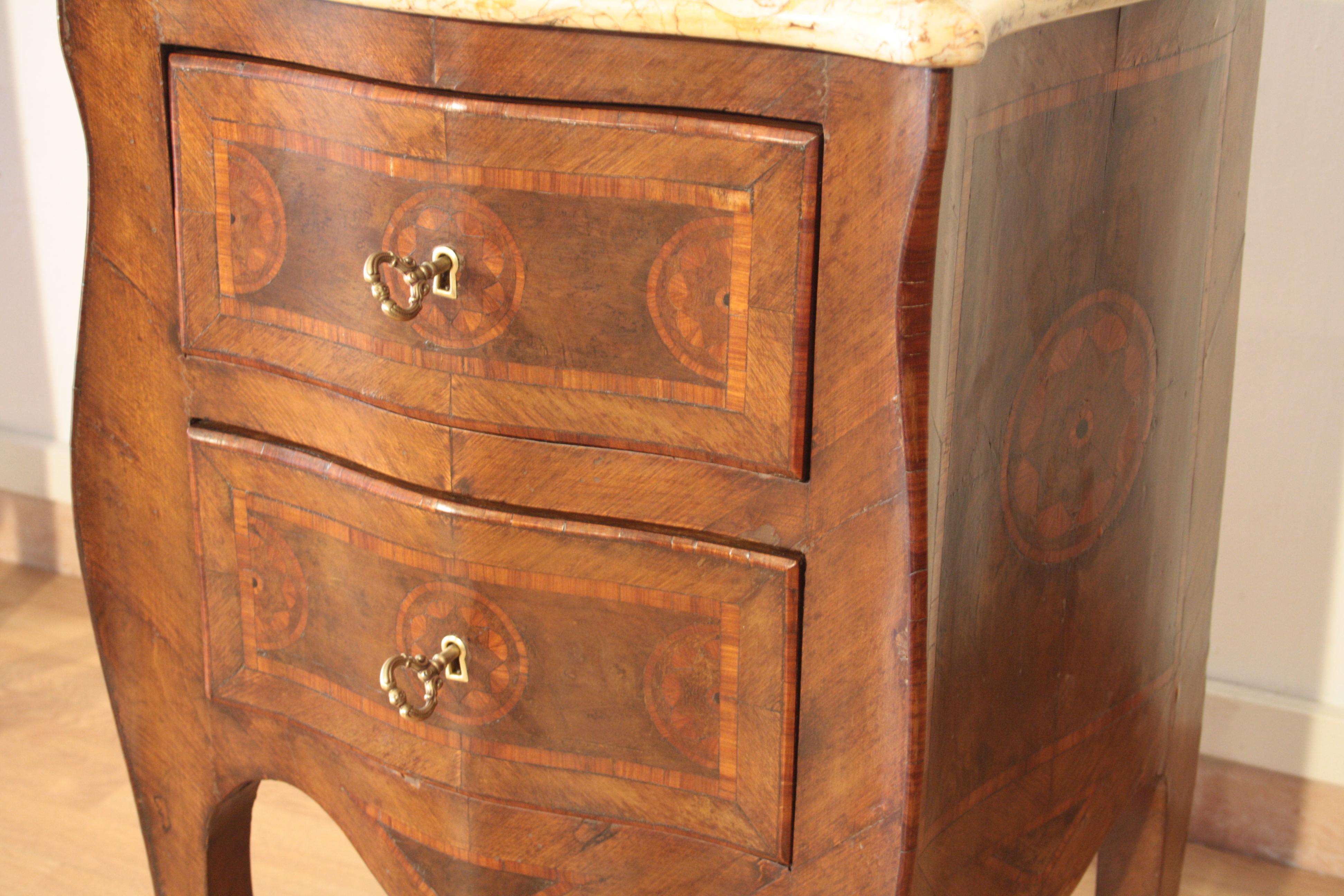 Louis XV Style Bedside Tables, 1920s Set of 2 Classical Walnut Oak Various Woods For Sale 7