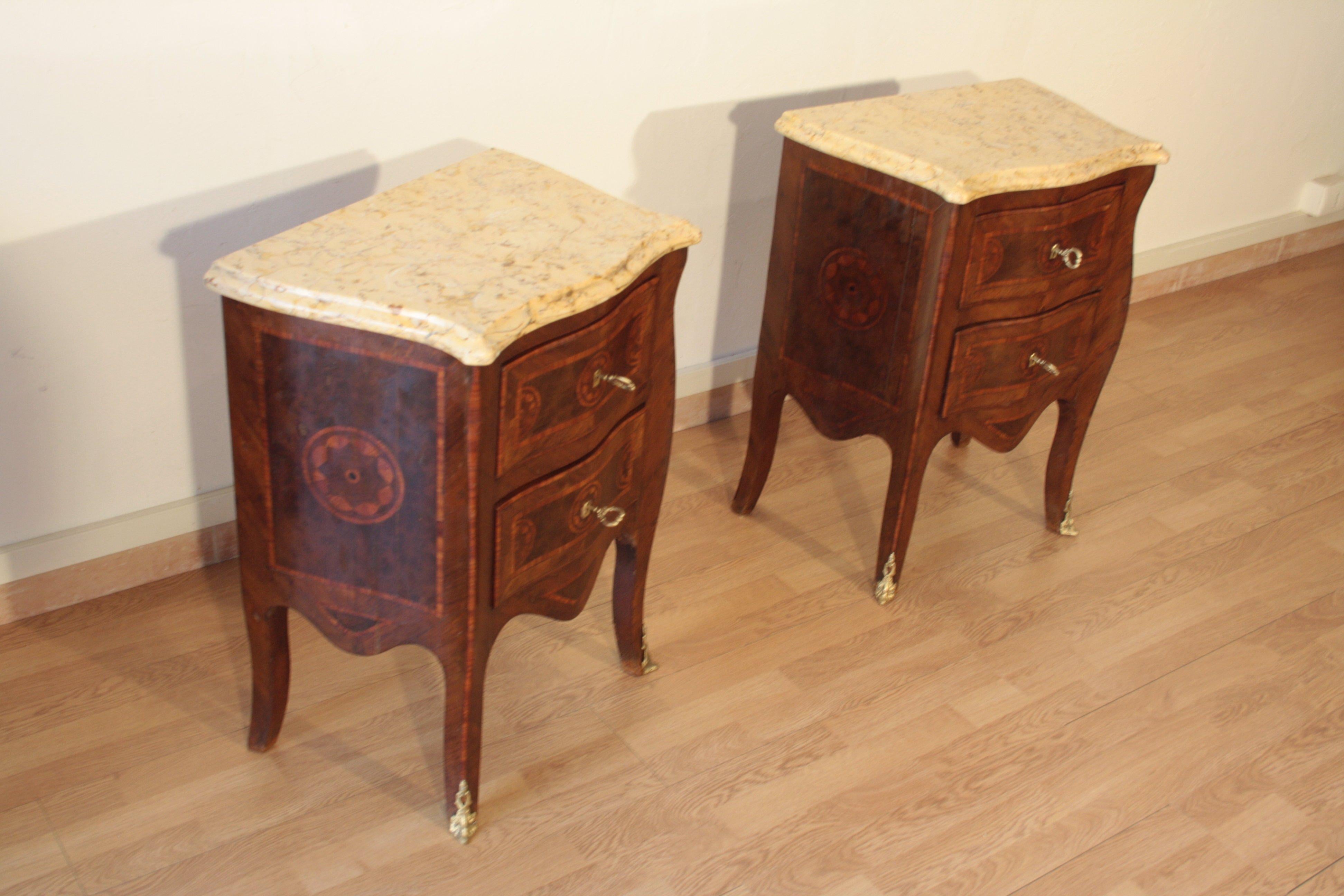 Louis XV Style Bedside Tables, 1920s Set of 2 Classical Walnut Oak Various Woods For Sale 6