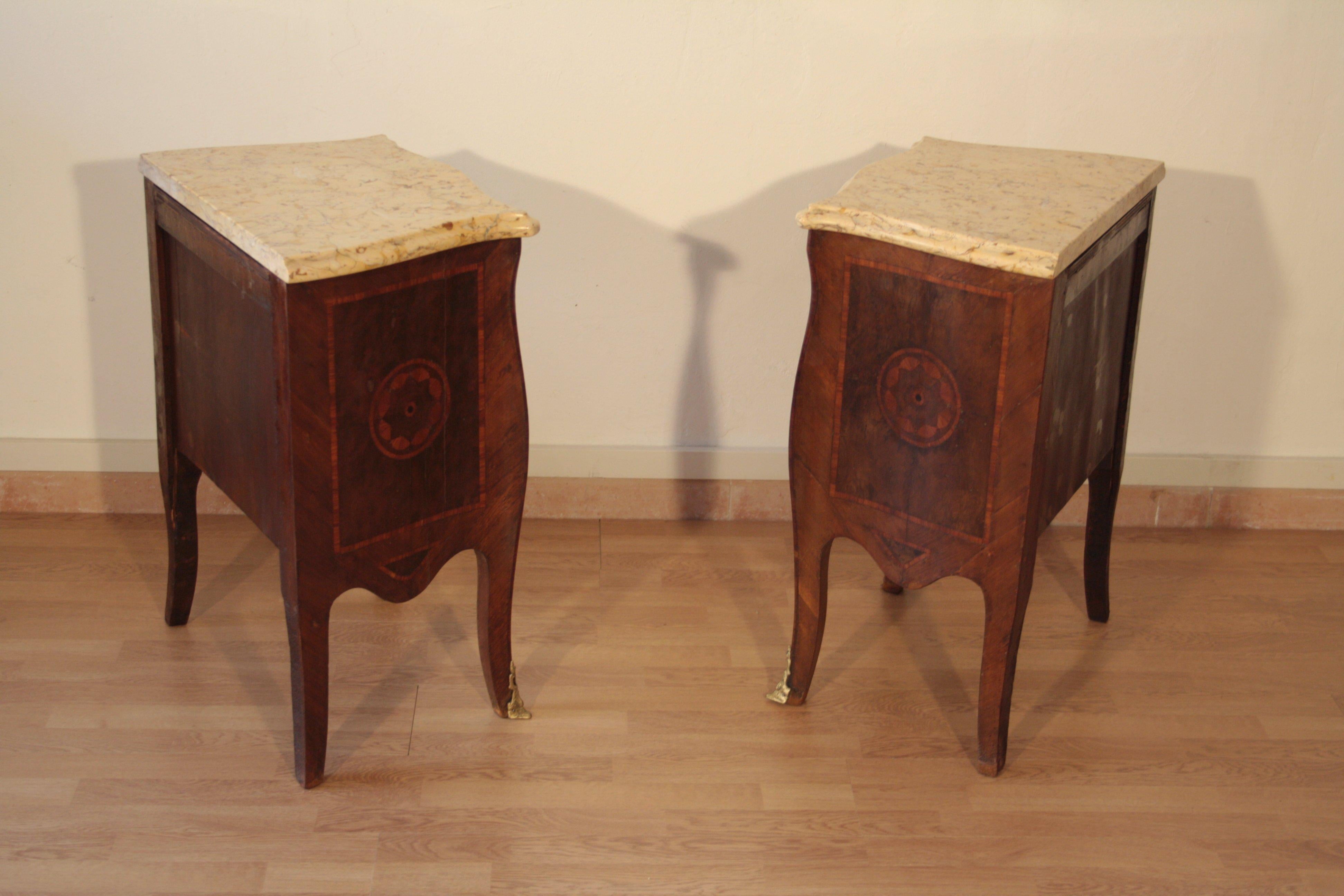 Louis XV Style Bedside Tables, 1920s Set of 2 Classical Walnut Oak Various Woods For Sale 8
