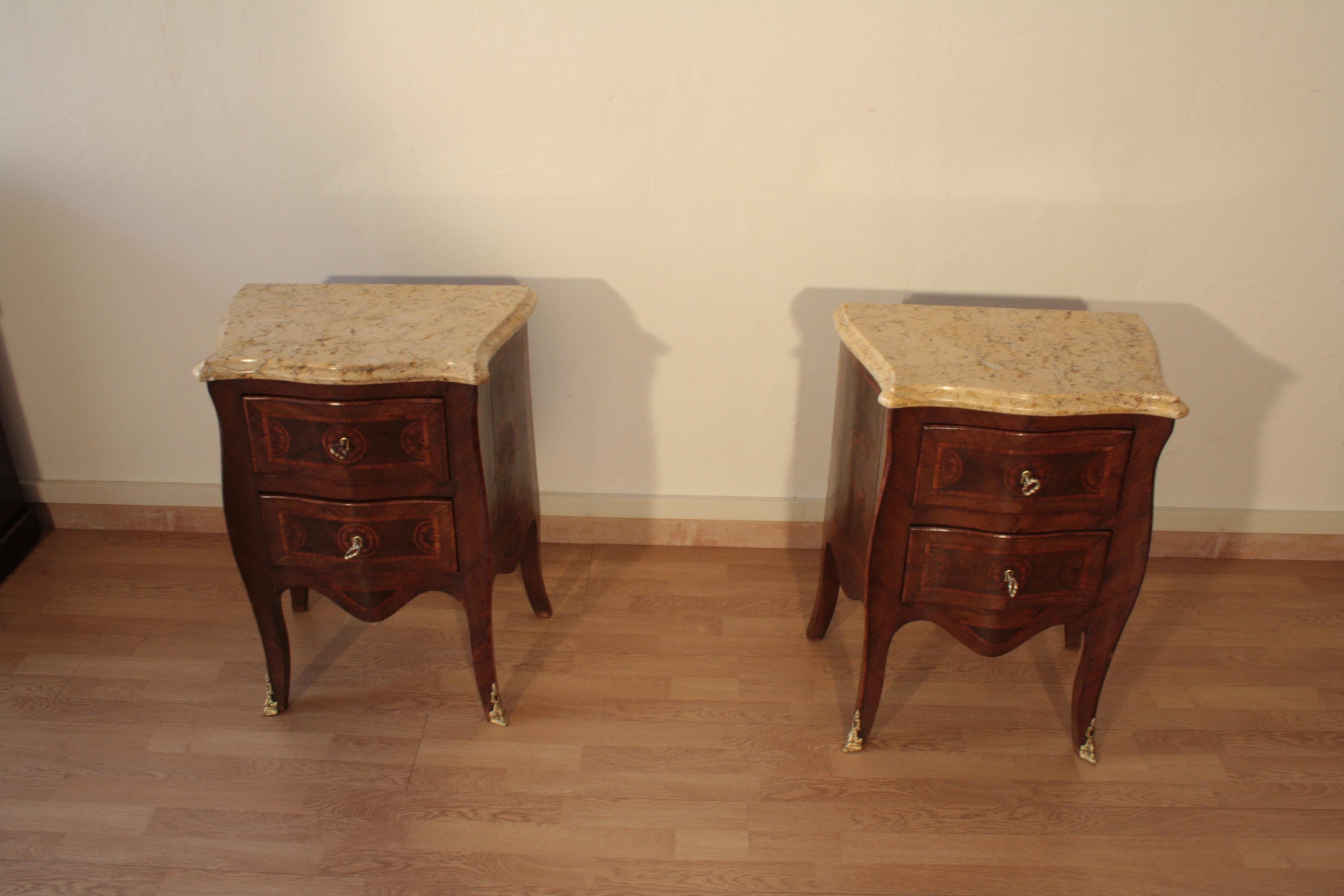 Italian Louis XV Style Bedside Tables, 1920s Set of 2 Classical Walnut Oak Various Woods For Sale