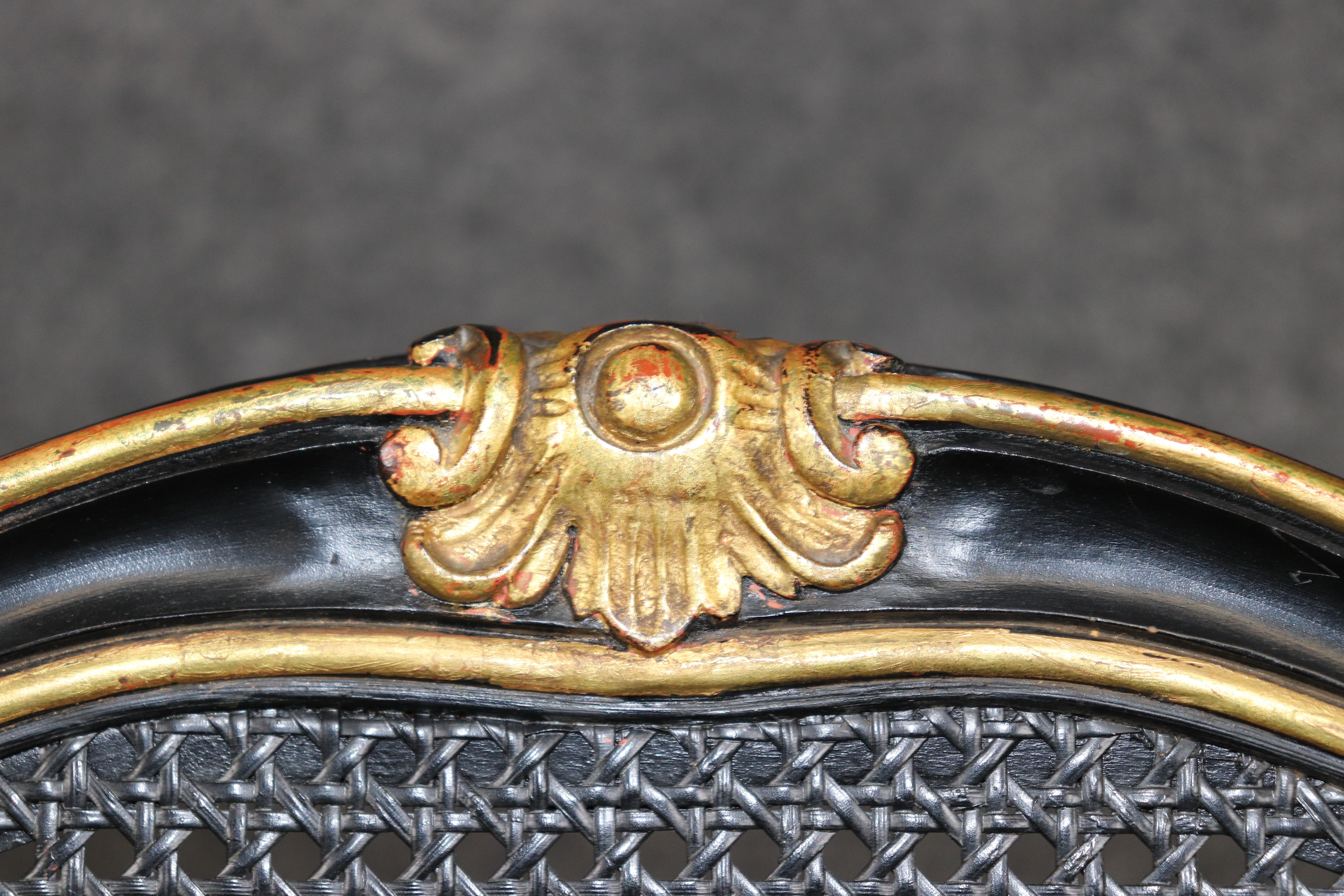 Fauteuil de style Louis XV à dossier de canne noir ébonisé et doré par John Widdicomb en vente 5