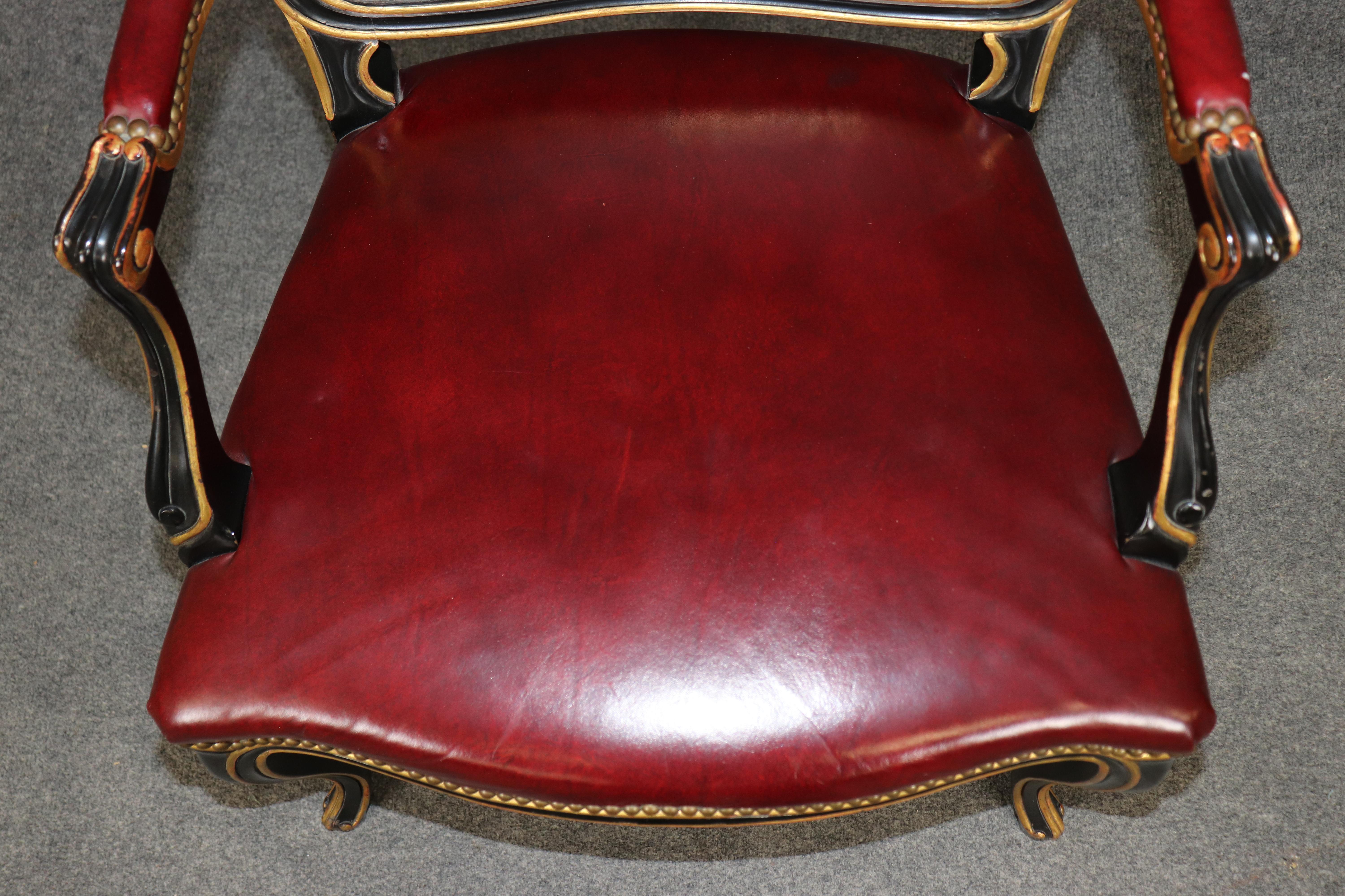 Fauteuil de style Louis XV à dossier de canne noir ébonisé et doré par John Widdicomb en vente 6