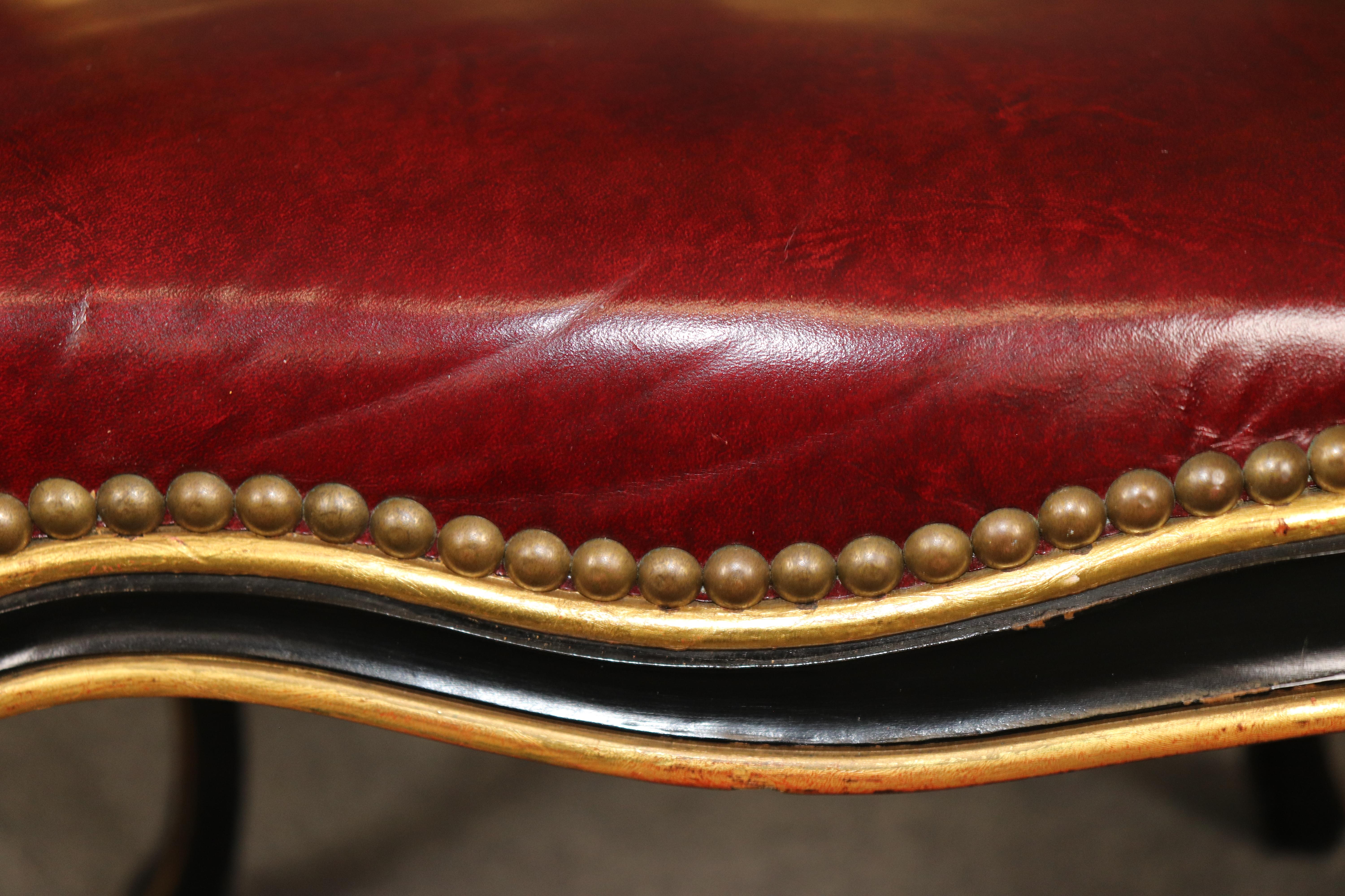 Fauteuil de style Louis XV à dossier de canne noir ébonisé et doré par John Widdicomb en vente 2