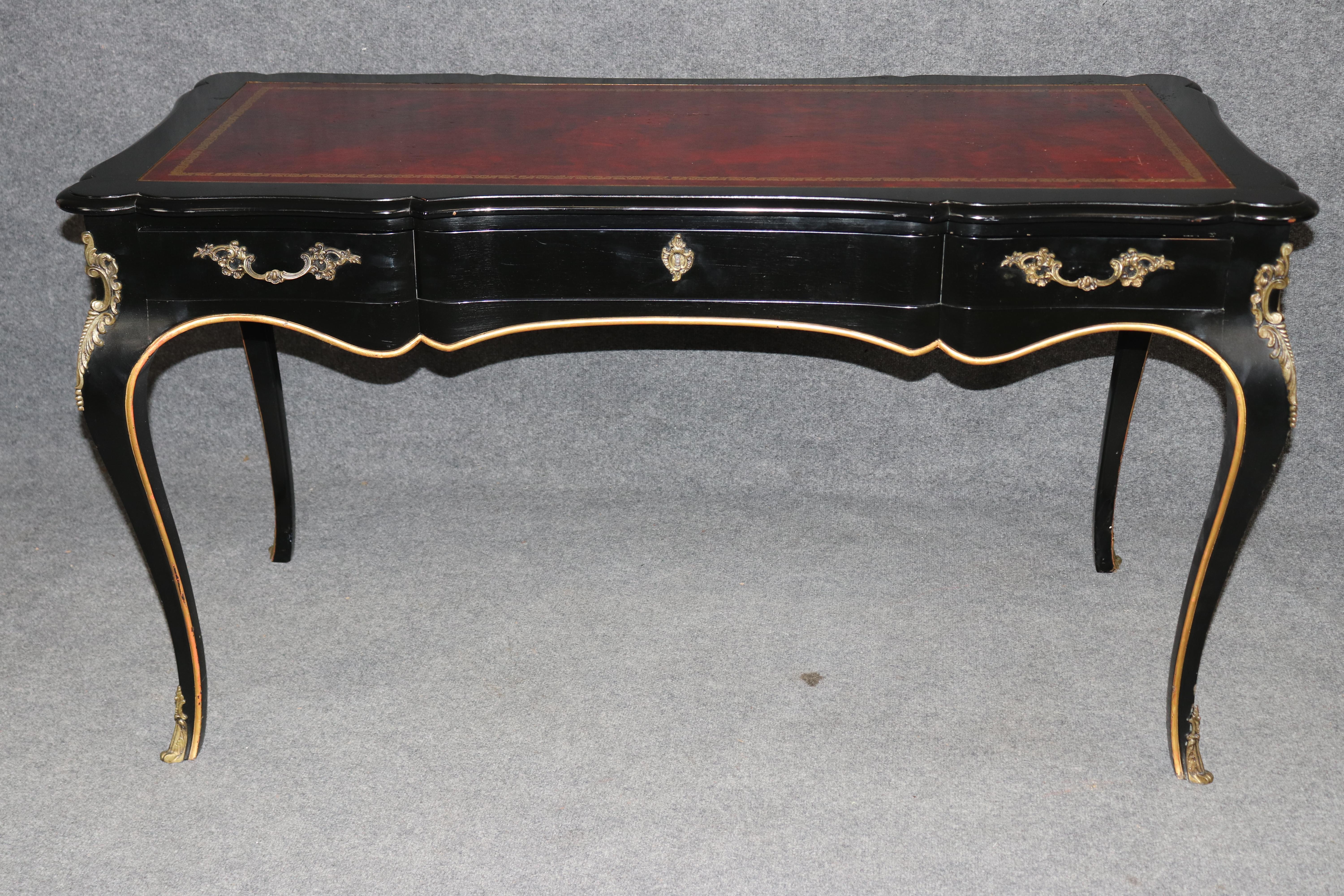Schreibtisch im Louis-XV-Stil aus schwarzem, ebonisiertem Messing mit Lederplatte von John Widdicomb (Louis XV.) im Angebot