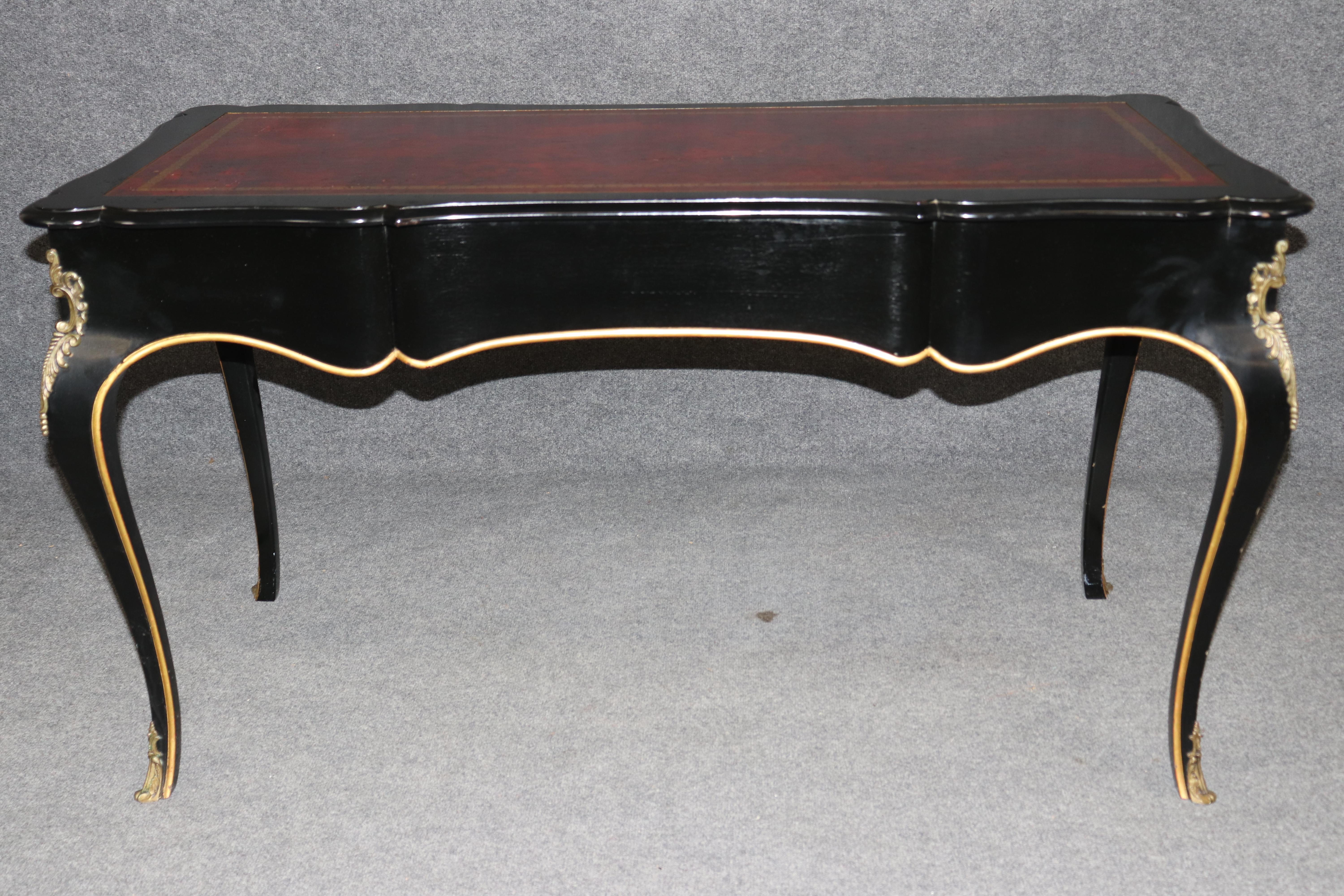 Schreibtisch im Louis-XV-Stil aus schwarzem, ebonisiertem Messing mit Lederplatte von John Widdicomb (Ebonisiert) im Angebot