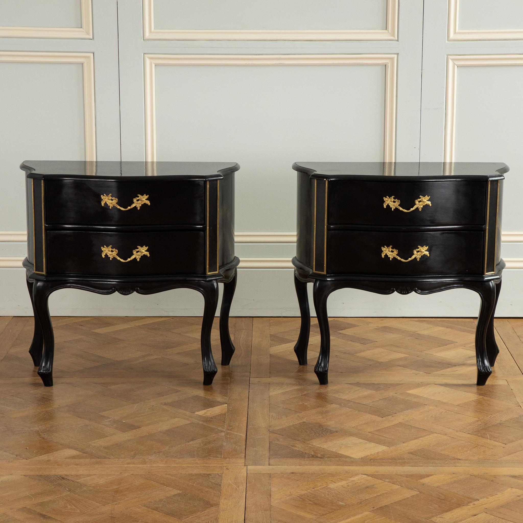 Kommode im Louis XV-Stil mit schwarzem Lack (Louis XV.) im Angebot