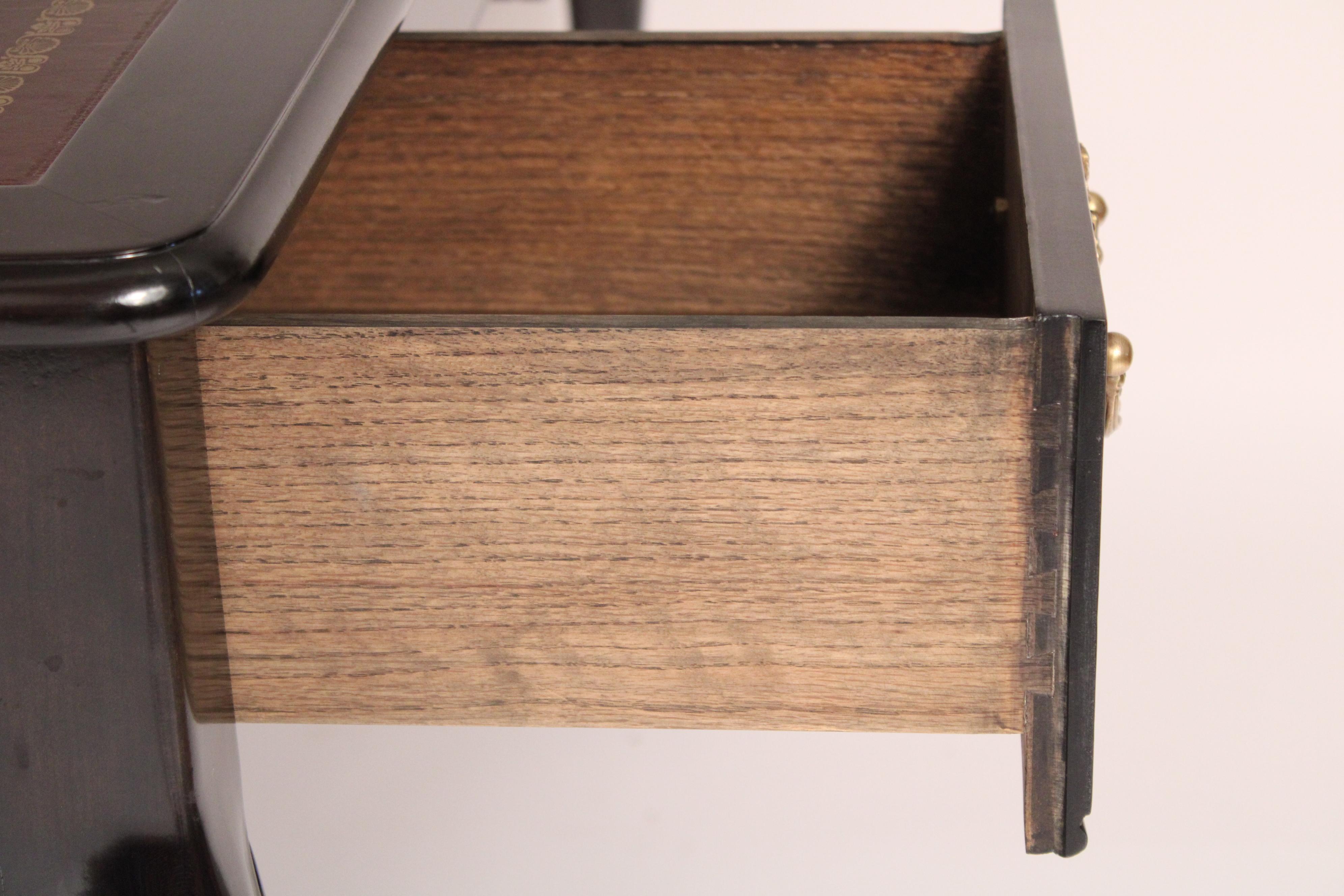 Louis XV Stil Schwarzer Lack  Schreibtisch Made by Baker im Angebot 5