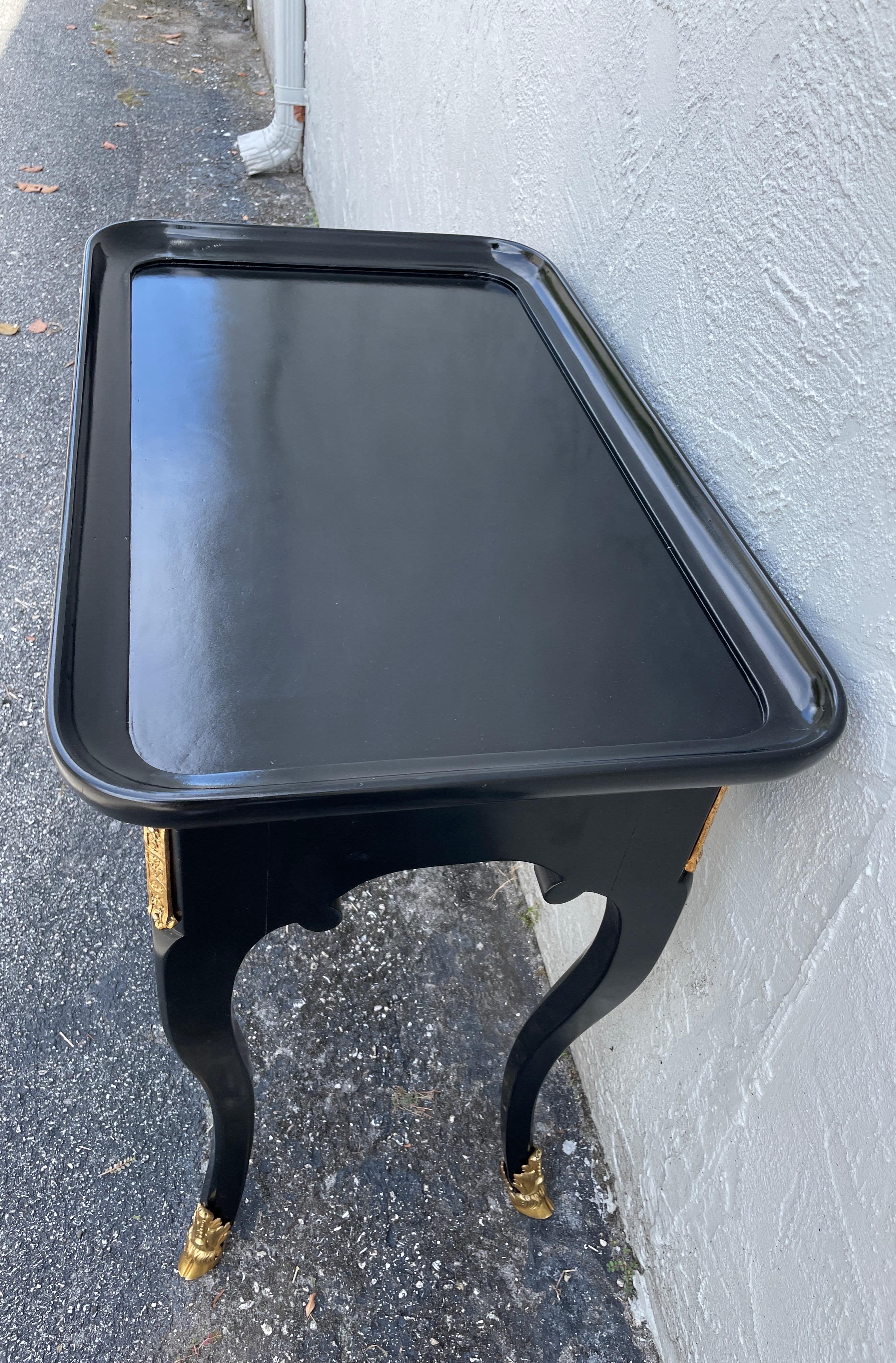 Louis XV Style Black Lacquered Side Table with Hoof Feet In Good Condition For Sale In West Palm Beach, FL