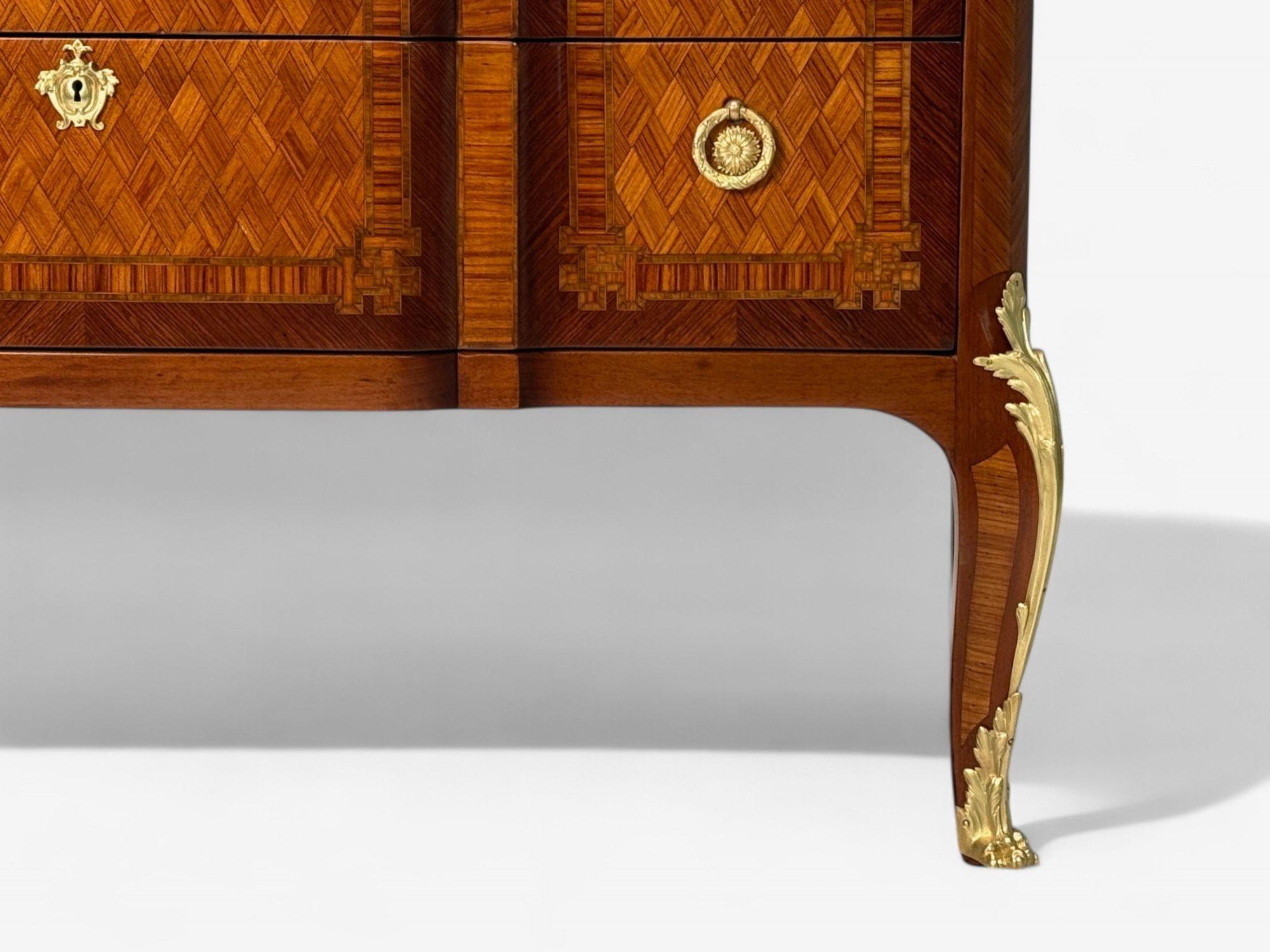 Commode francese a blocco, stile Luigi XV, legno di Re, bronzo, XIX secolo in vendita 2