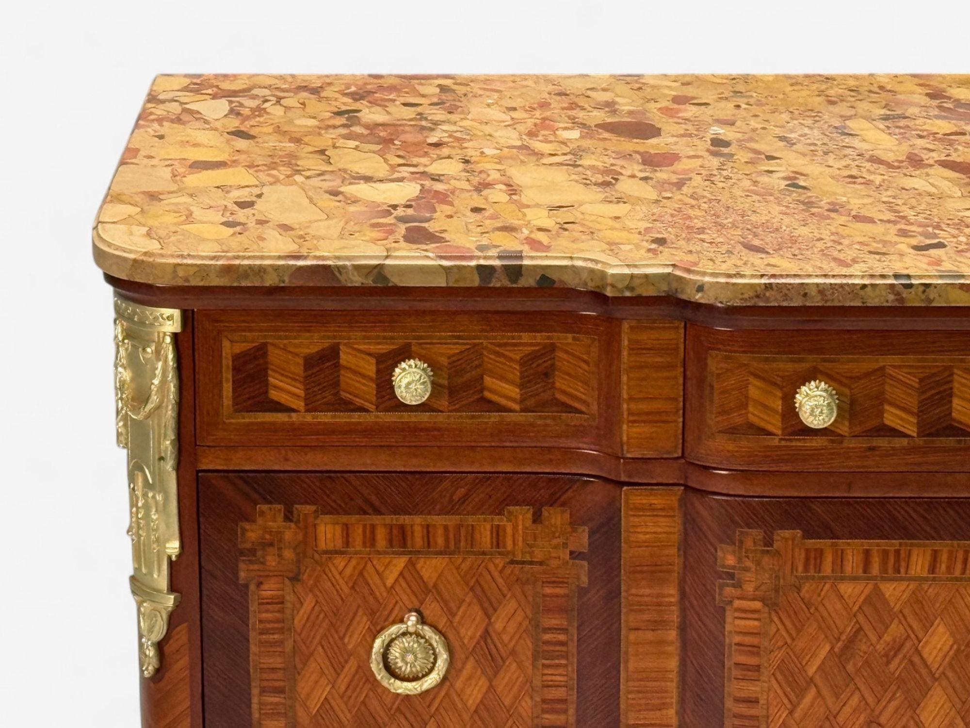 Commode francese a blocco, stile Luigi XV, legno di Re, bronzo, XIX secolo in vendita 4