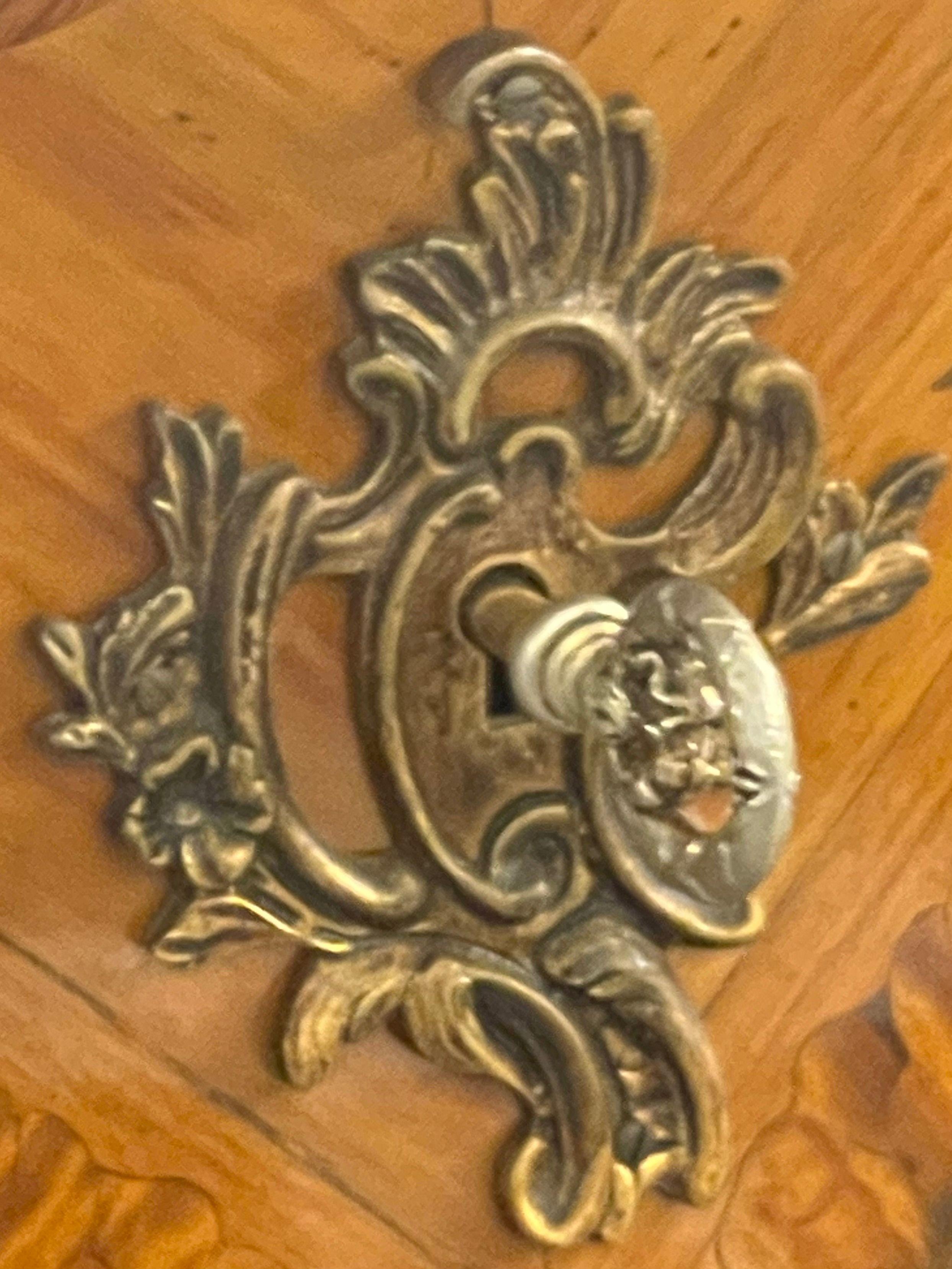 Louis XV Style Bombe Inlaid Commode, Chest or Dresser 8