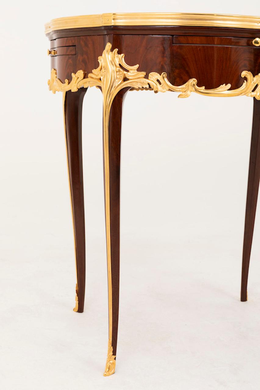 Louis XV Style Bouillotte Table in Kingwood, Late 19th Century For Sale 2