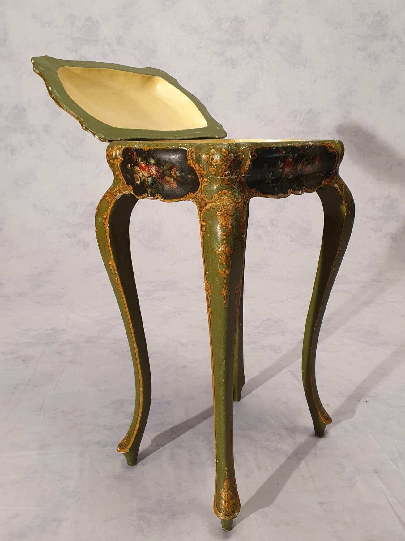 Louis XV Style Box Table, Venetian, Painted Wood, 19th In Good Condition For Sale In SAINT-OUEN-SUR-SEINE, FR