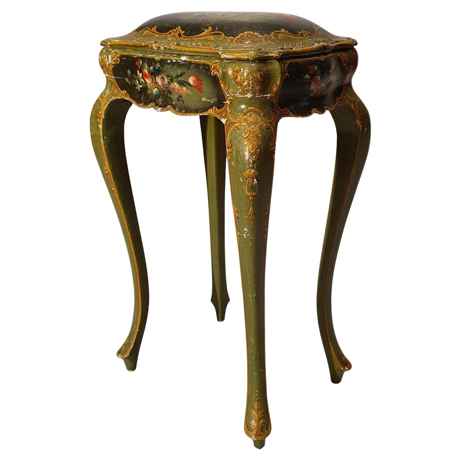 Table en forme de boîte de style Louis XV, vénitienne, bois peint, 19e