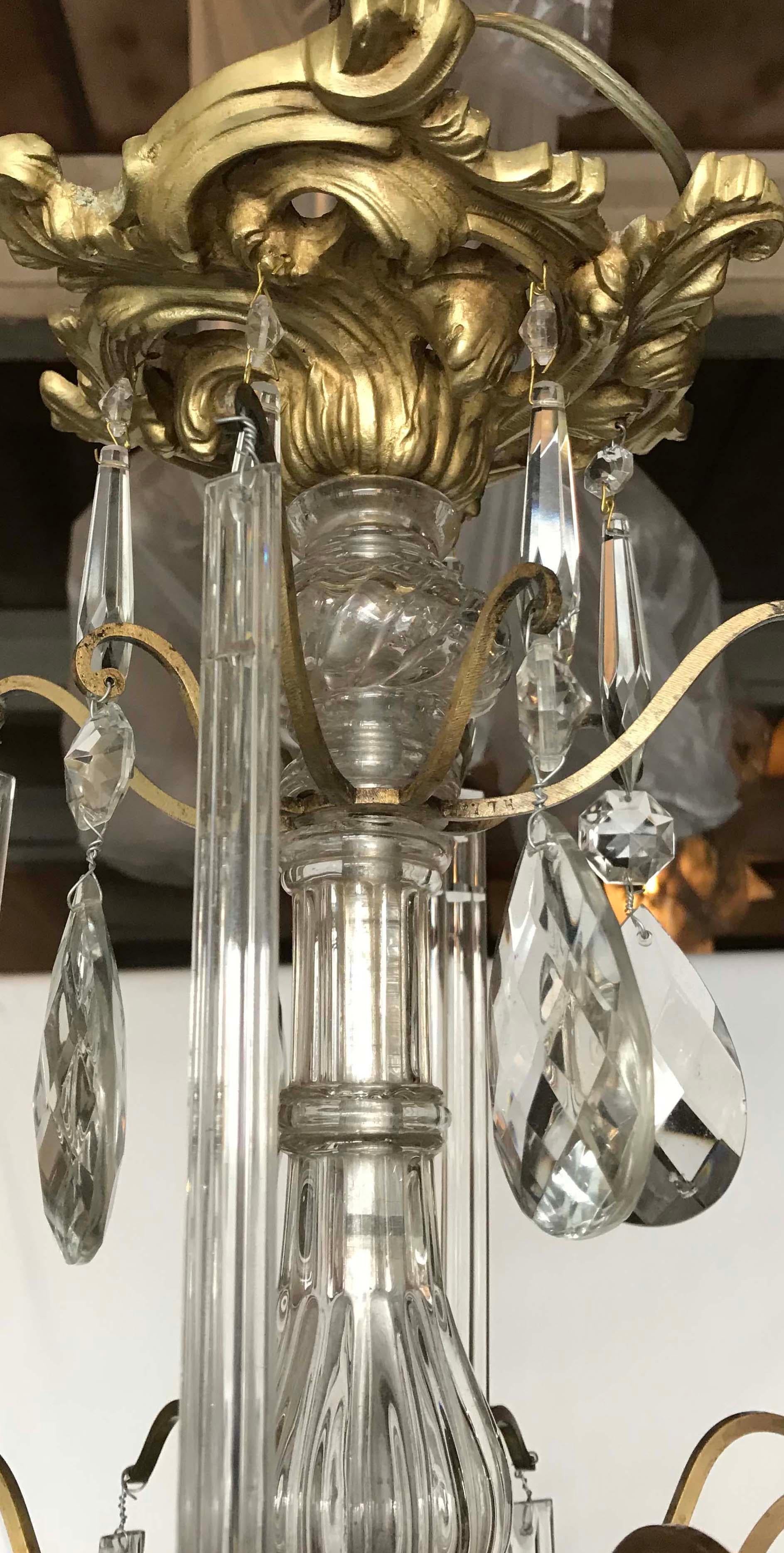 Kronleuchter aus Bronze und Kristall im Louis-XV-Stil (Französisch) im Angebot