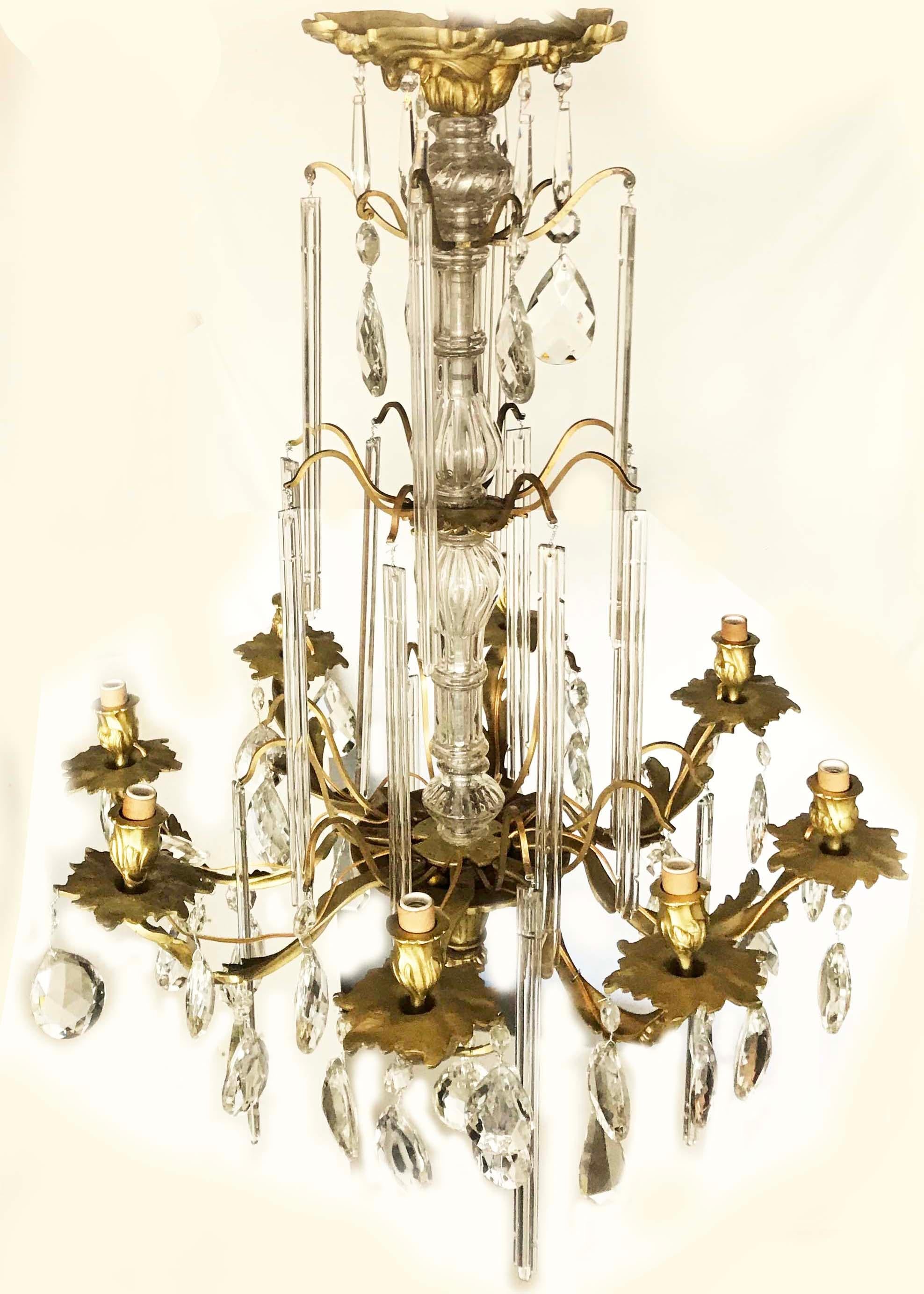 Kronleuchter aus Bronze und Kristall im Louis-XV-Stil im Angebot 1