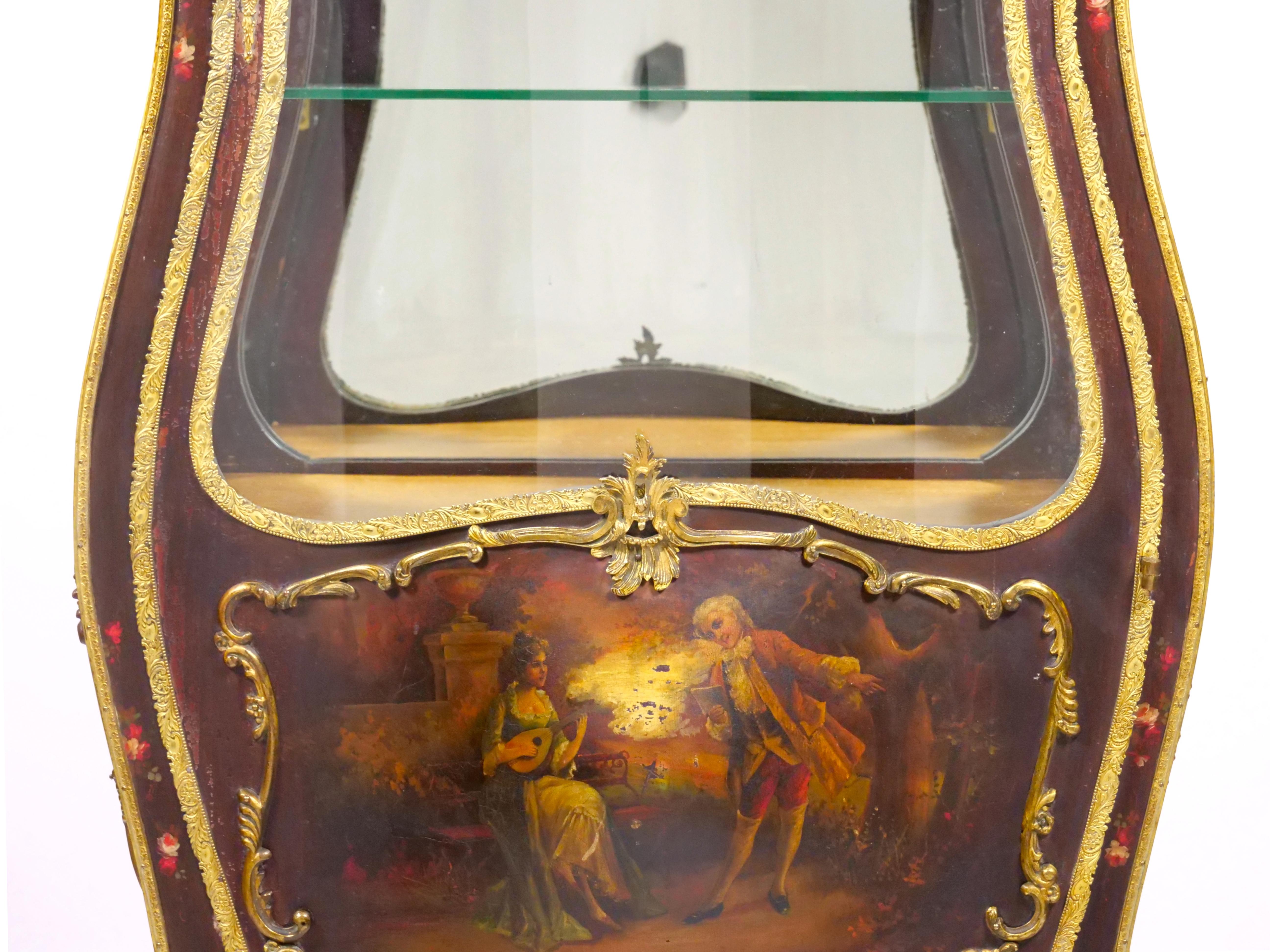 Vitrine de style Louis XV peinte et décorée à la main en vente 3