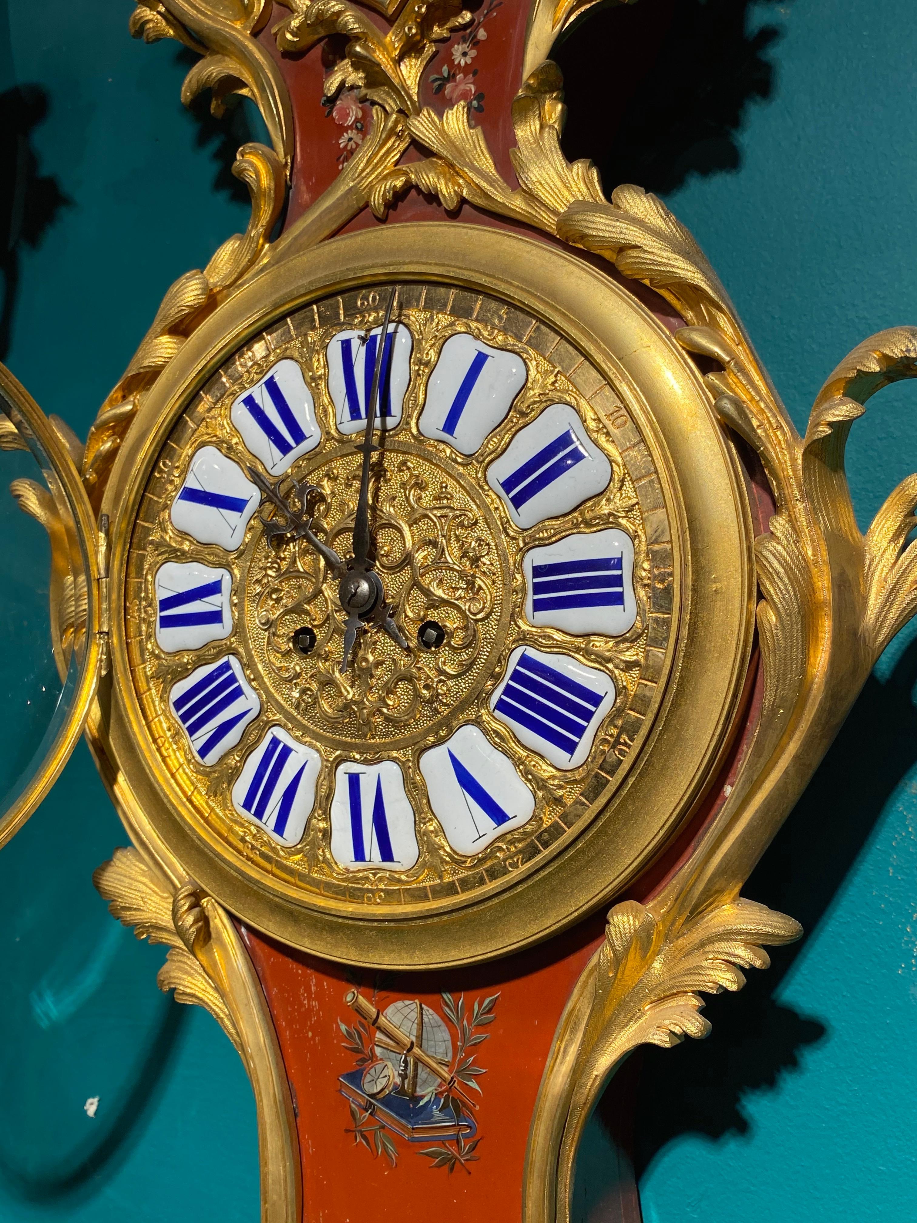 Verni Martin, bemalte Uhr und Wandleuchter-Garnitur im Louis XV-Stil mit Bronzebeschlägen im Angebot 5