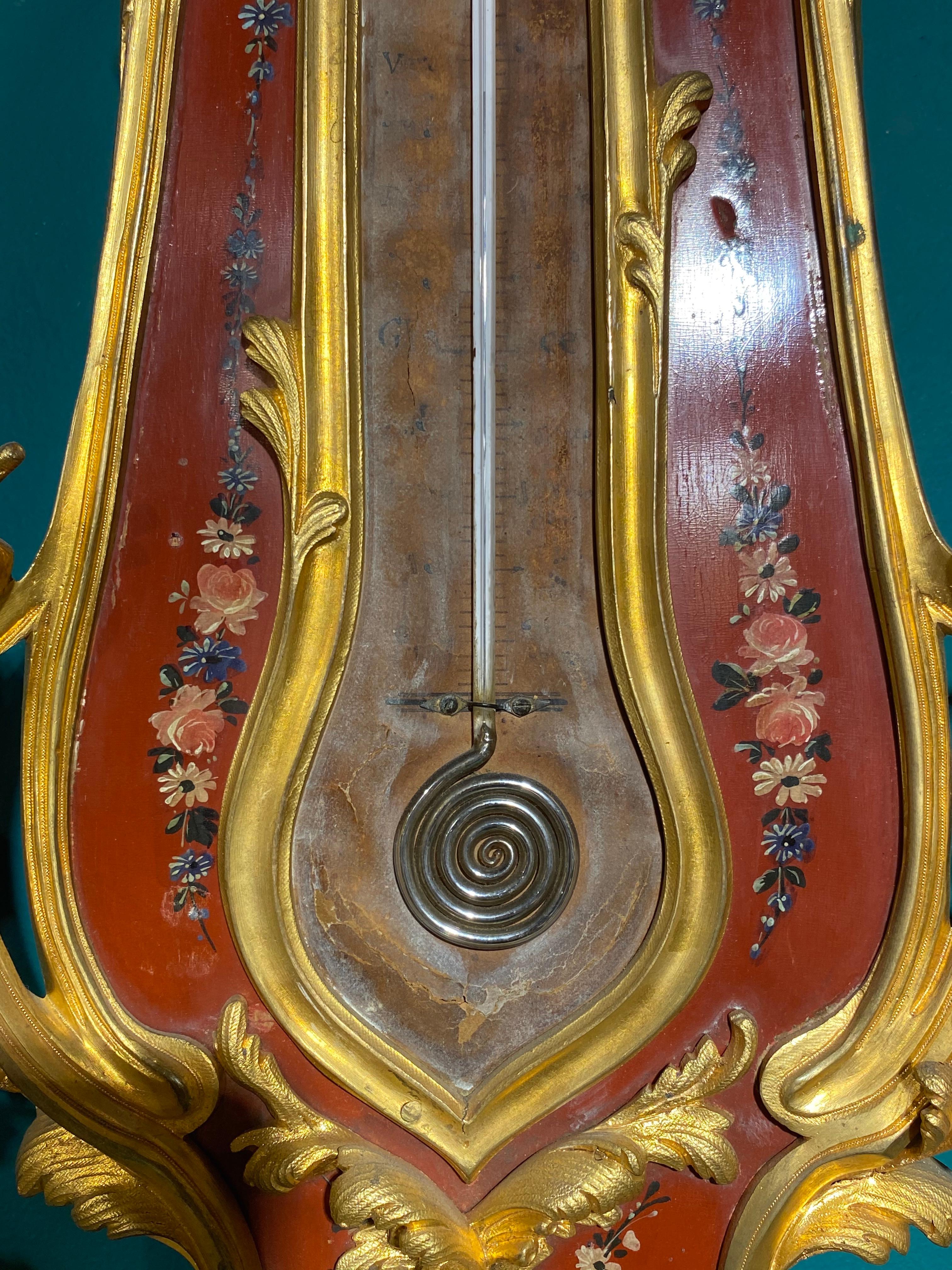 Verni Martin, bemalte Uhr und Wandleuchter-Garnitur im Louis XV-Stil mit Bronzebeschlägen im Angebot 6