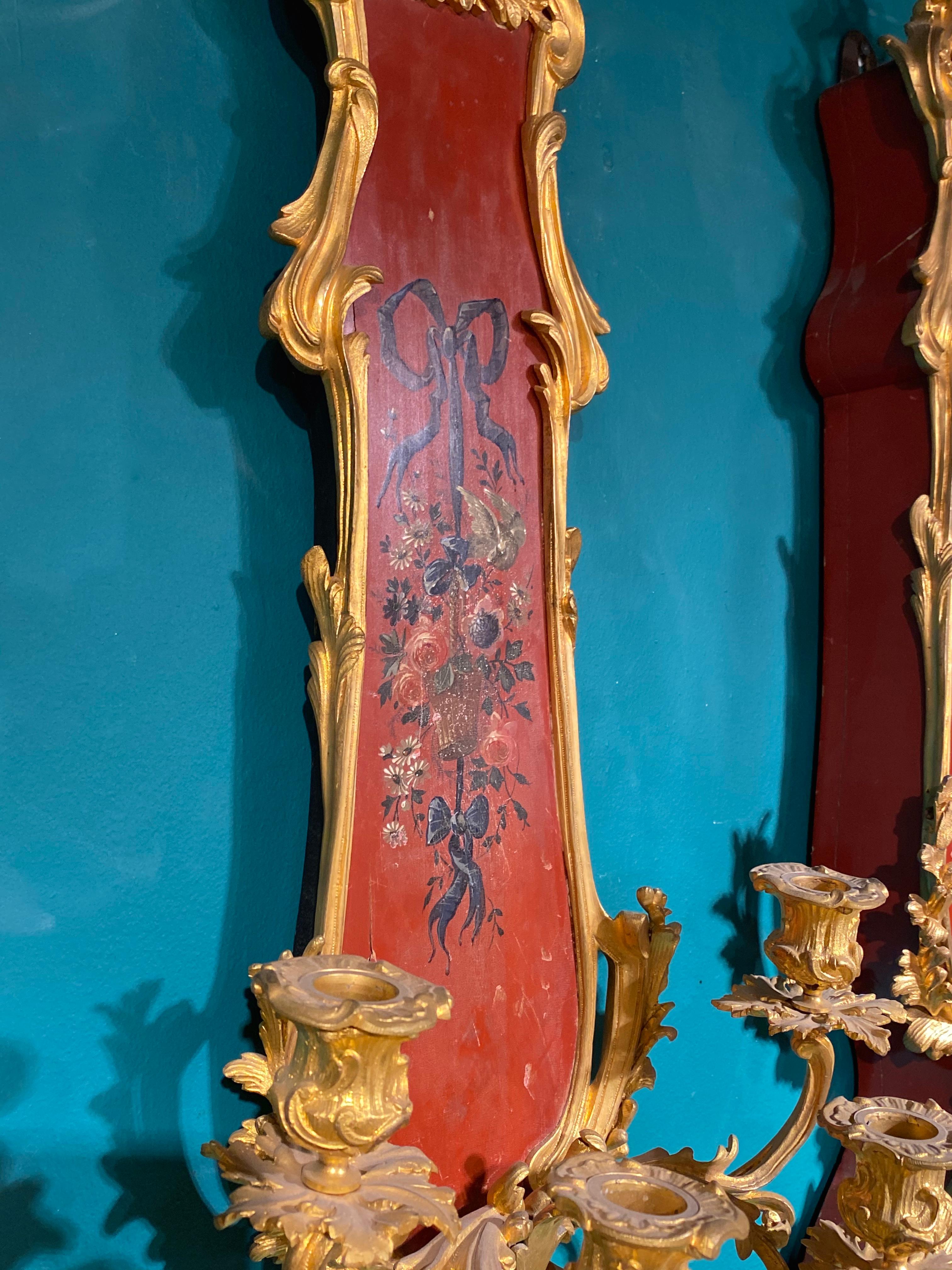 Louis XV Style Bronze-Mounted Verni Martin Painted Clock and Sconce Garniture For Sale 2