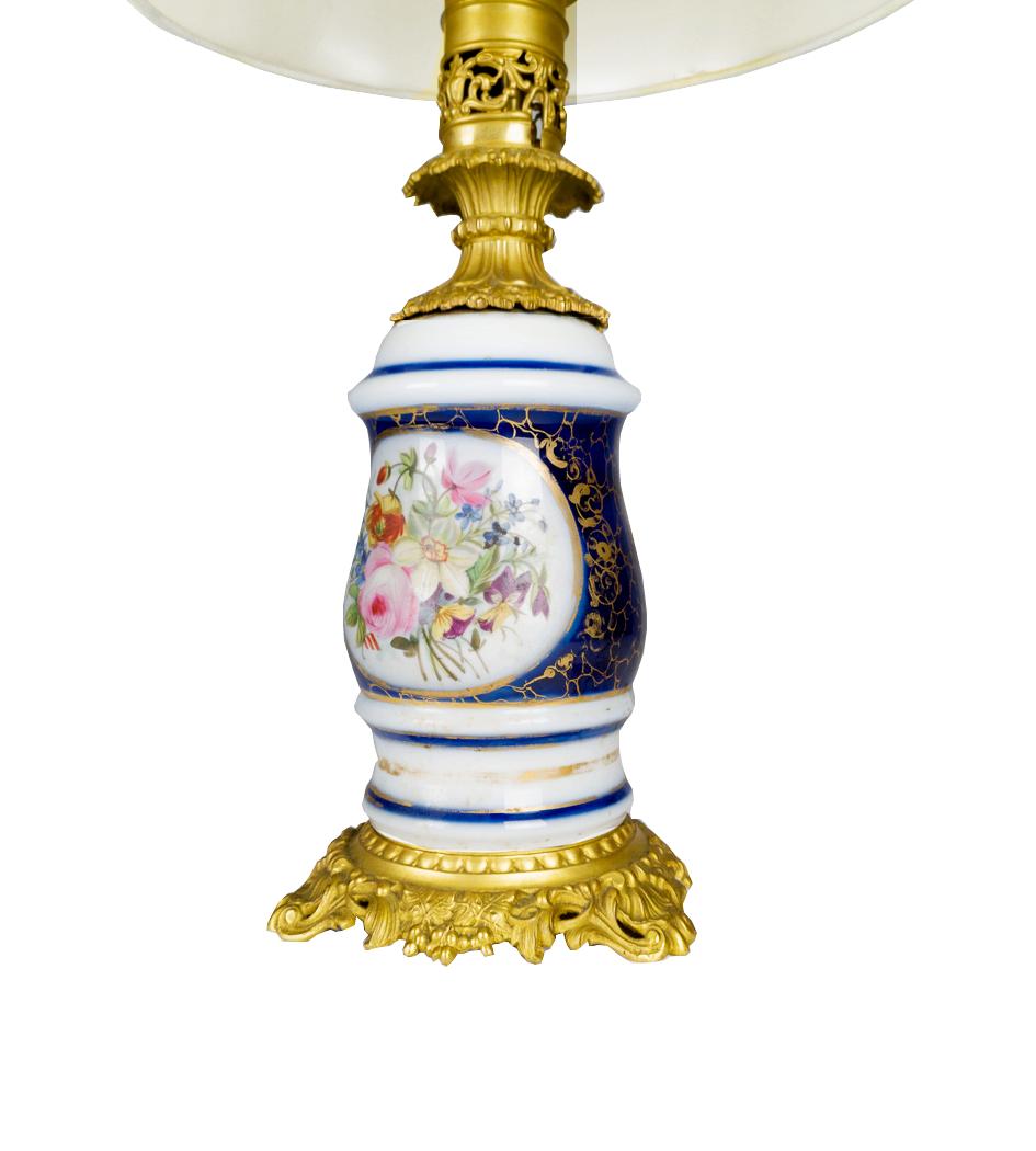 Lámpara de mesa de porcelana de bronce estilo Luis XV, S. XIX Francés en venta