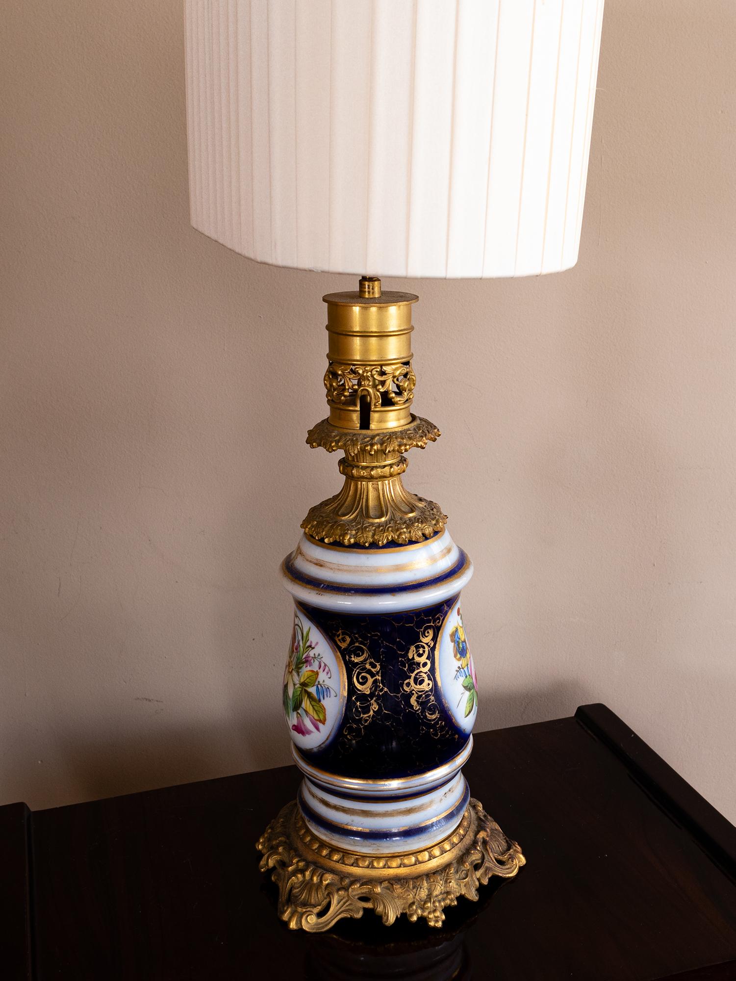 Lámpara de mesa de porcelana de bronce estilo Luis XV, S. XIX siglo XIX en venta