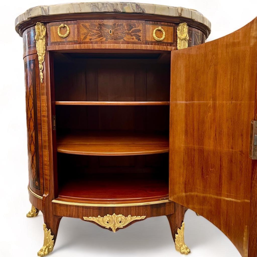 Louis XV-Style Buffet with Floral Marquetry from the Napoleon III era In Good Condition For Sale In NICE, FR