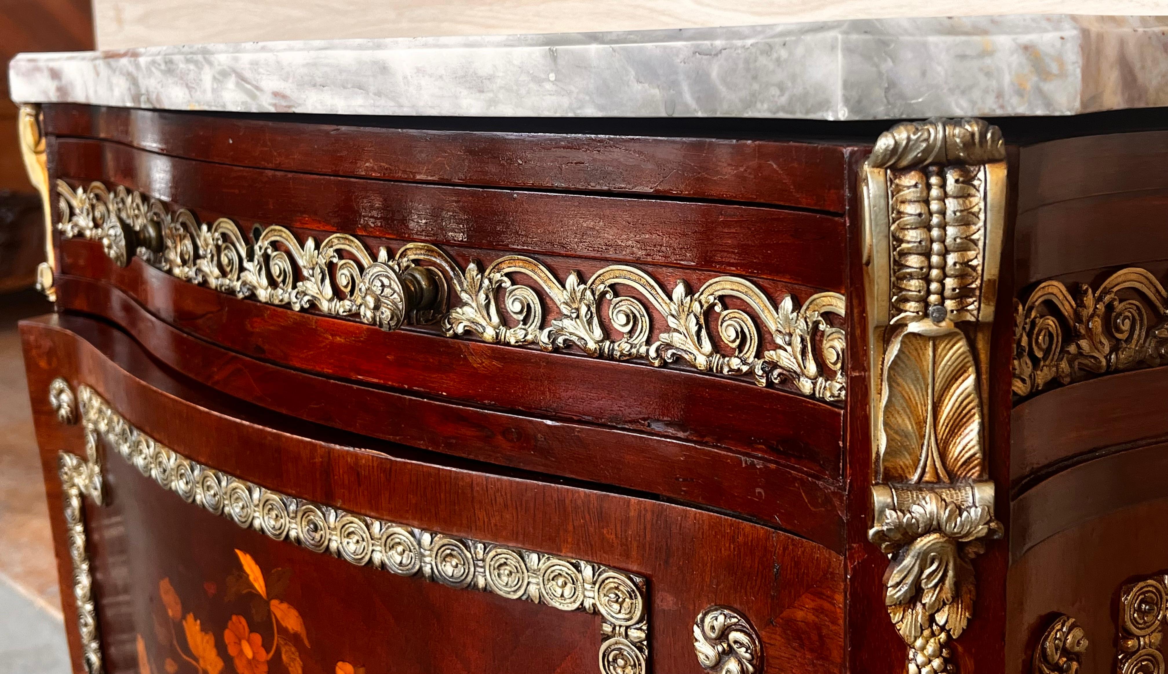 Louis XV-Style Buffet with Floral Marquetry with drawer and door For Sale 3