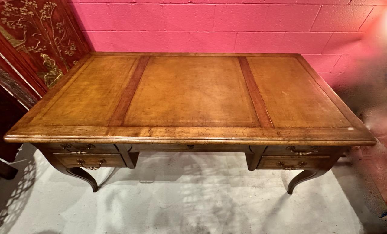 Bronzo Ufficio di presidenza in stile Luigi XV in vendita