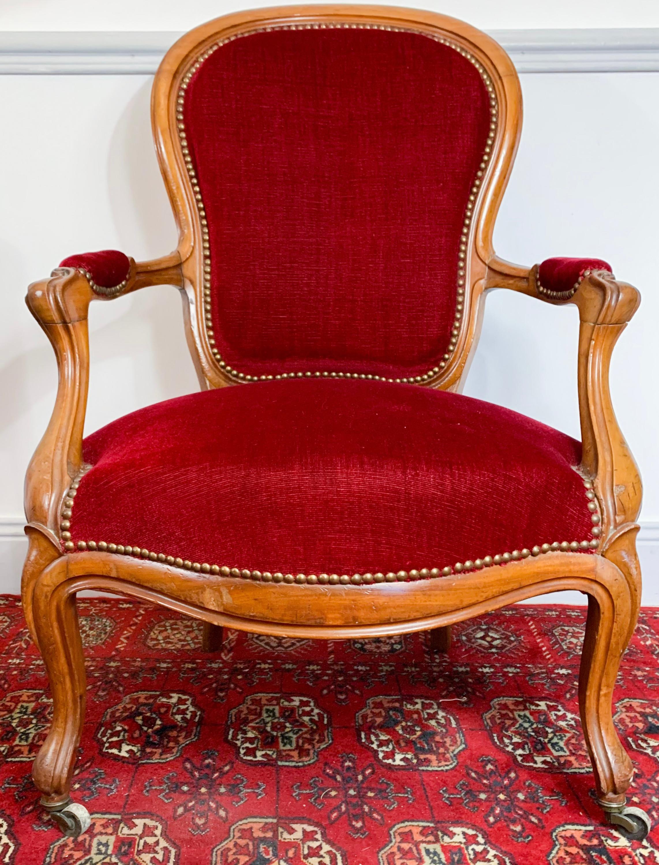 Louis XV Style Cabriolet Armchair, Circa 1850 For Sale 2